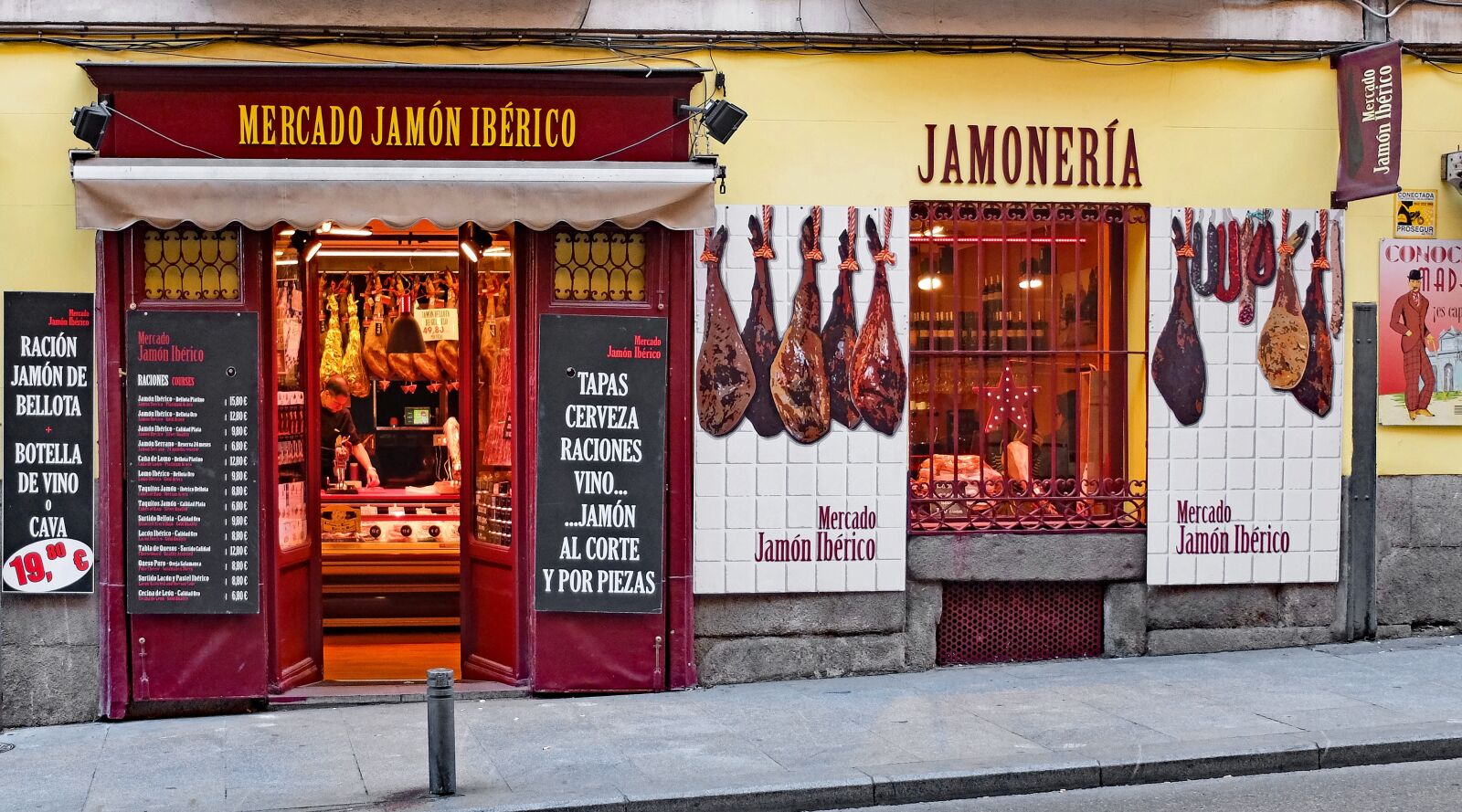 Fujifilm X30 sample photo. Spain, madrid, shop photography