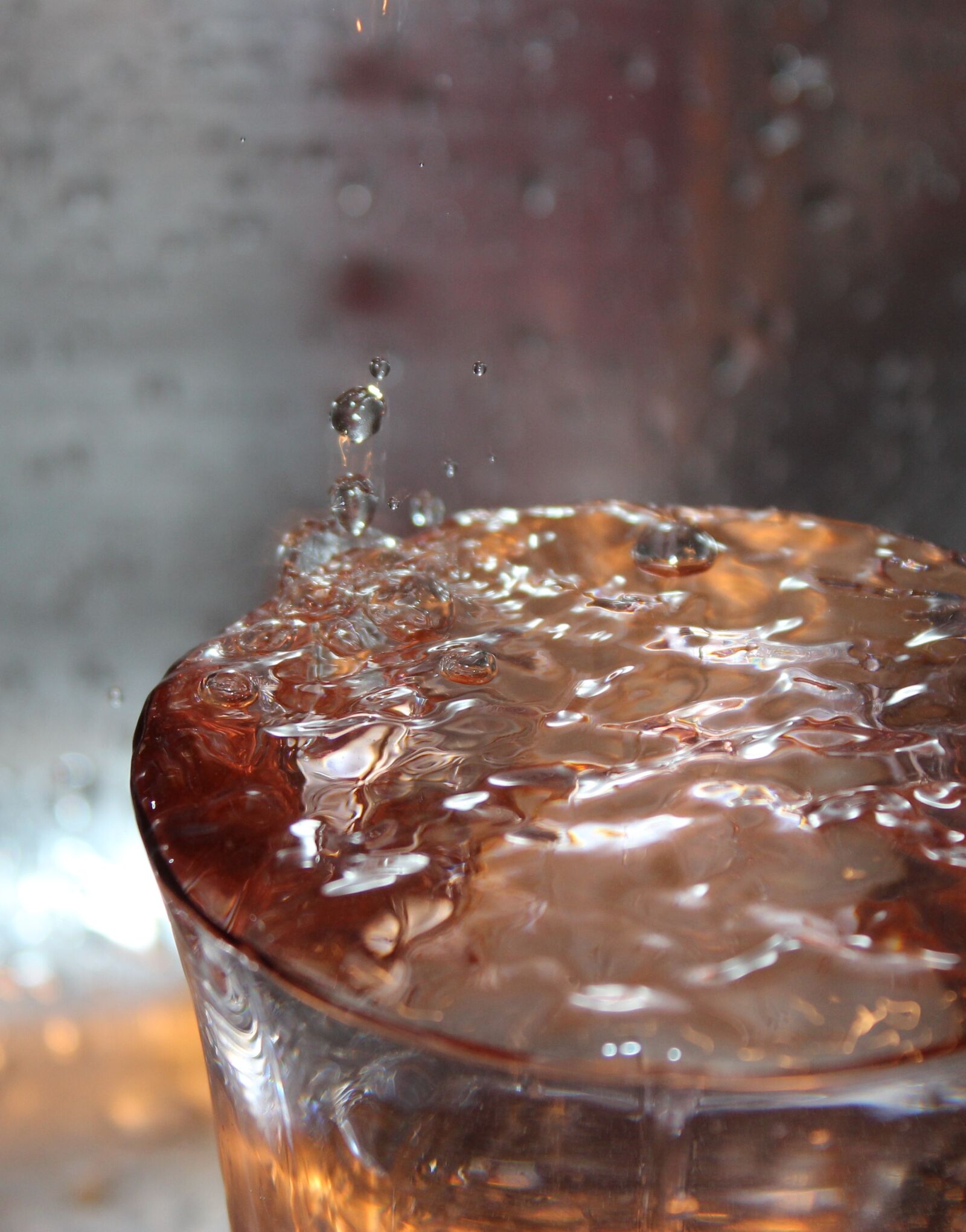 Canon EOS 600D (Rebel EOS T3i / EOS Kiss X5) sample photo. Drop of water, drip photography