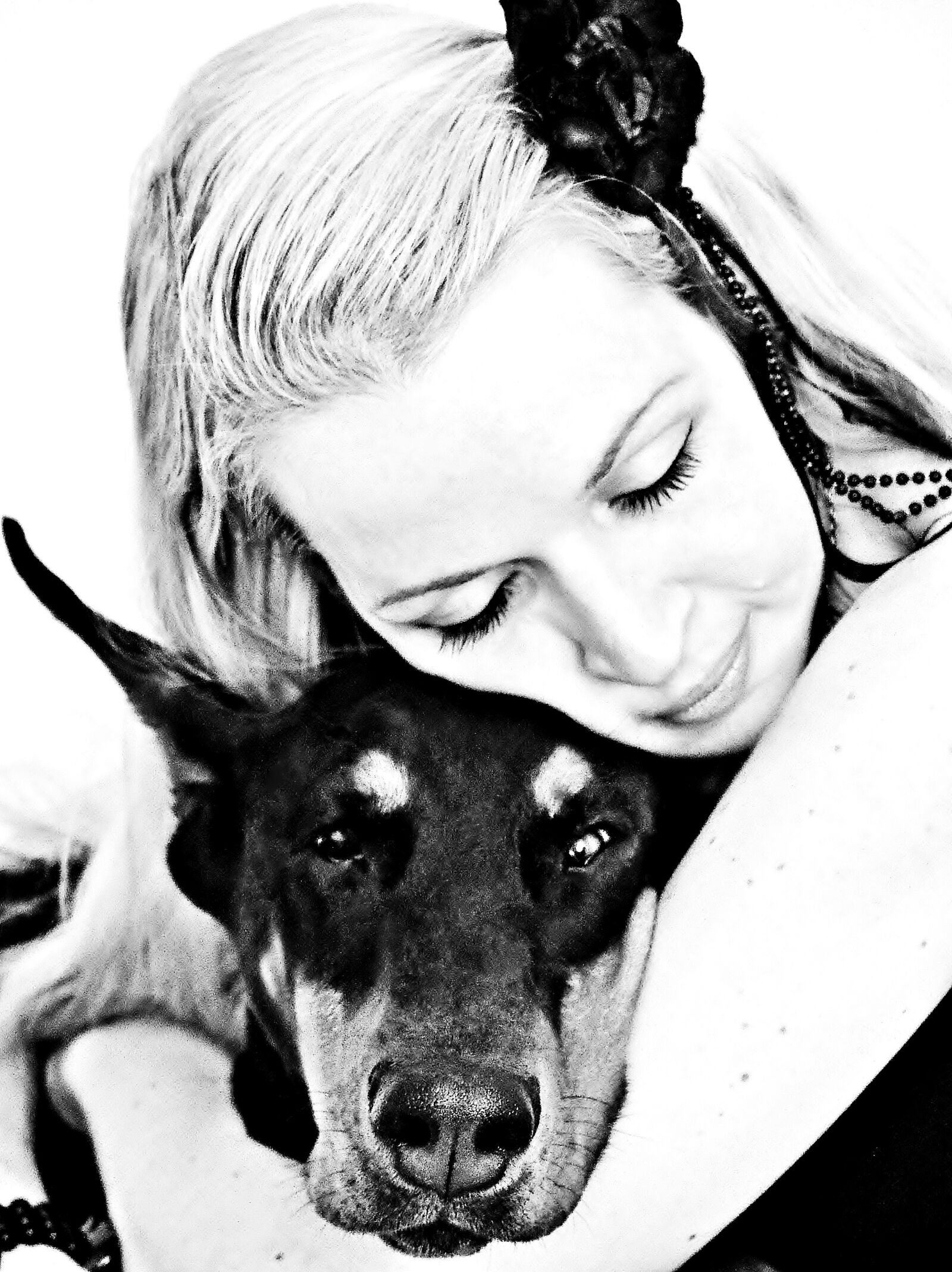 Olympus STYLUS1,1s sample photo. Black white, doberman, blonde photography