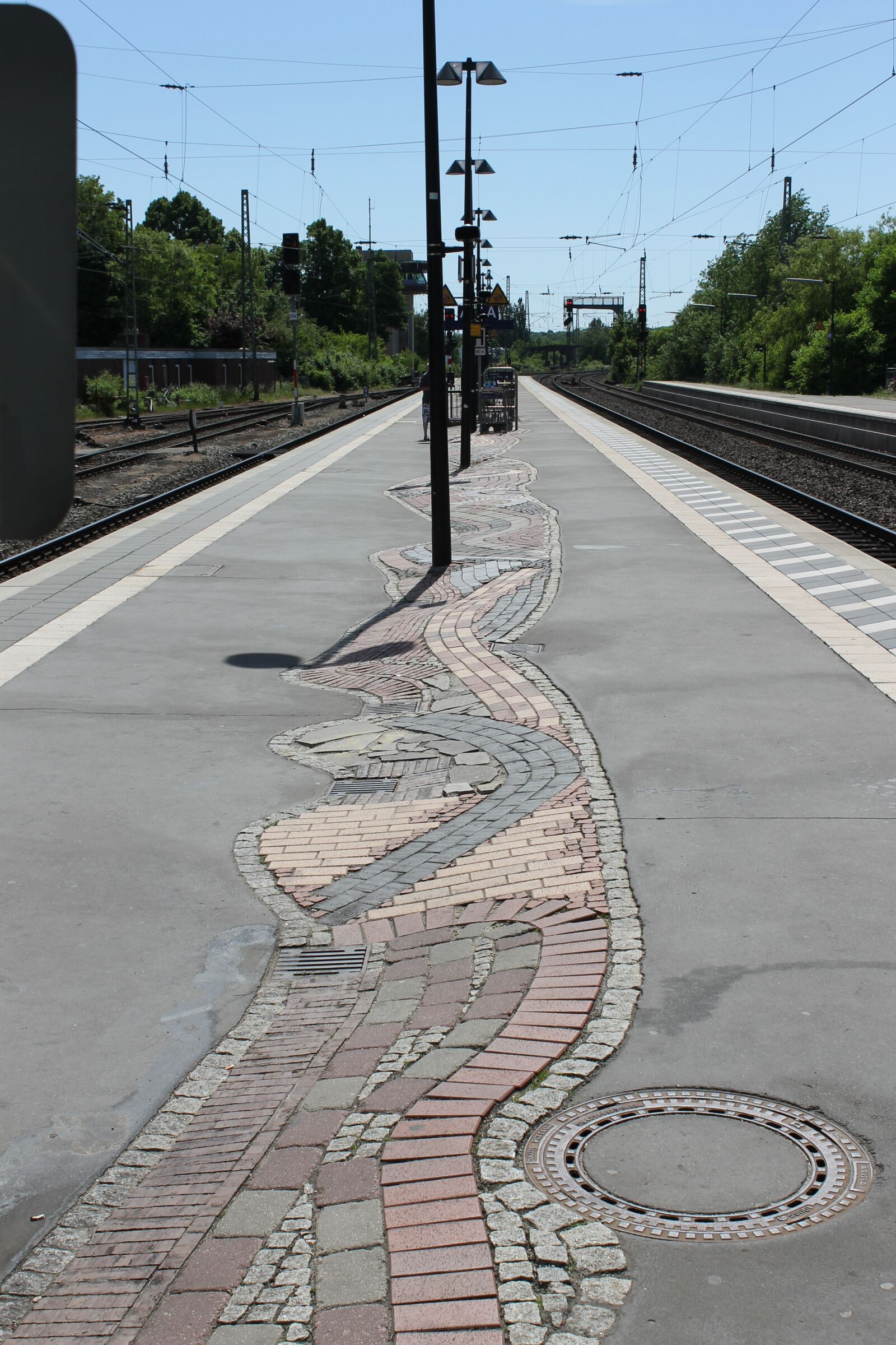 Canon EOS 1100D (EOS Rebel T3 / EOS Kiss X50) sample photo. Hundertwasser, railway station, architecture photography