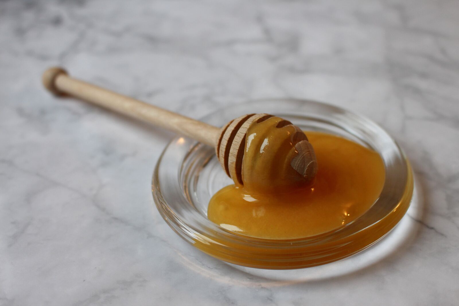 Canon EOS 700D (EOS Rebel T5i / EOS Kiss X7i) sample photo. Honey, flower honey, gold photography