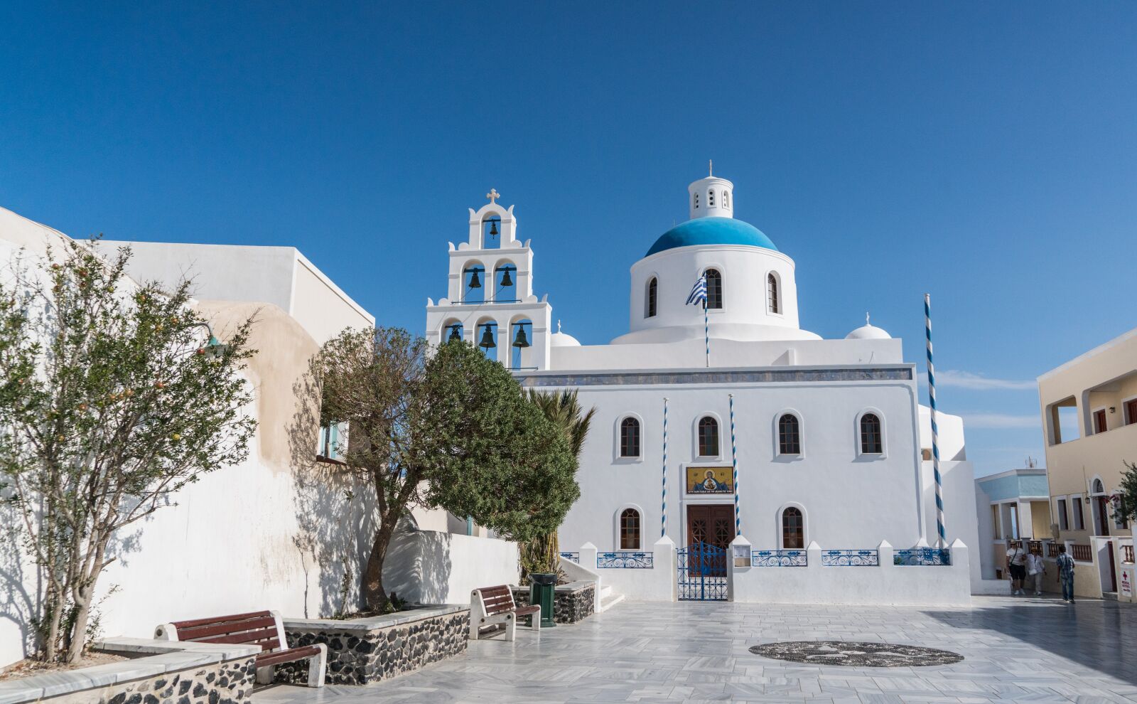 Sony a7R II + Sony FE 24-240mm F3.5-6.3 OSS sample photo. Santorini, oia, greece photography