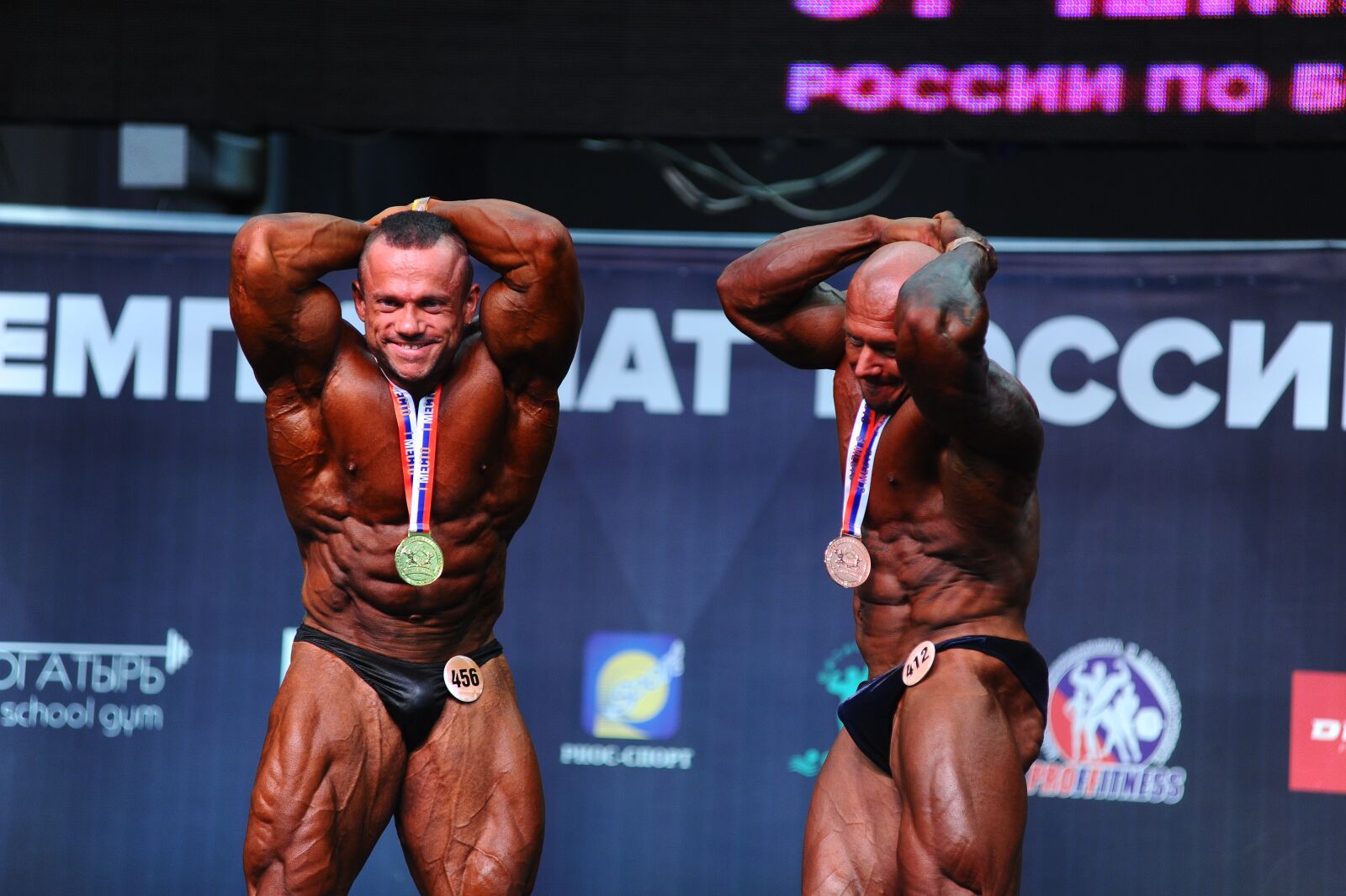 Nikon D3S sample photo. Body-building, gold, bronze photography