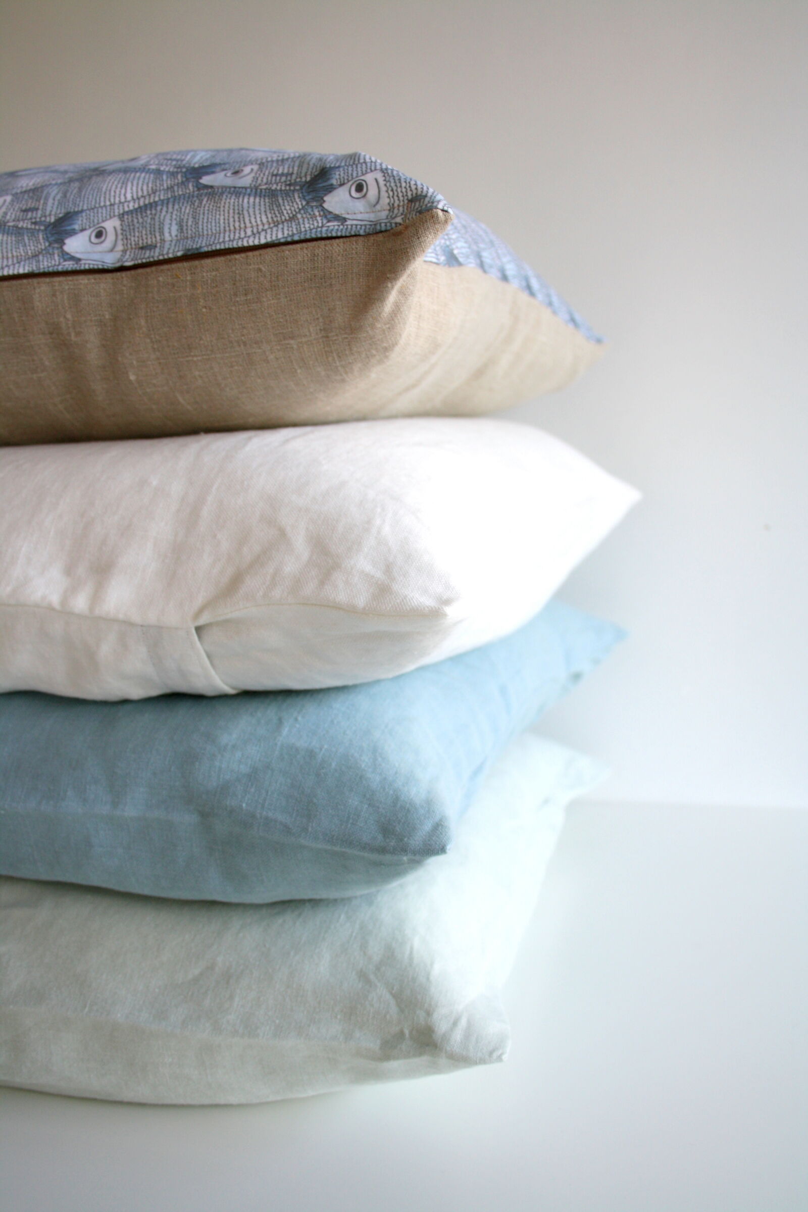 Canon EF-S 18-55mm F3.5-5.6 II sample photo. Pillows photography