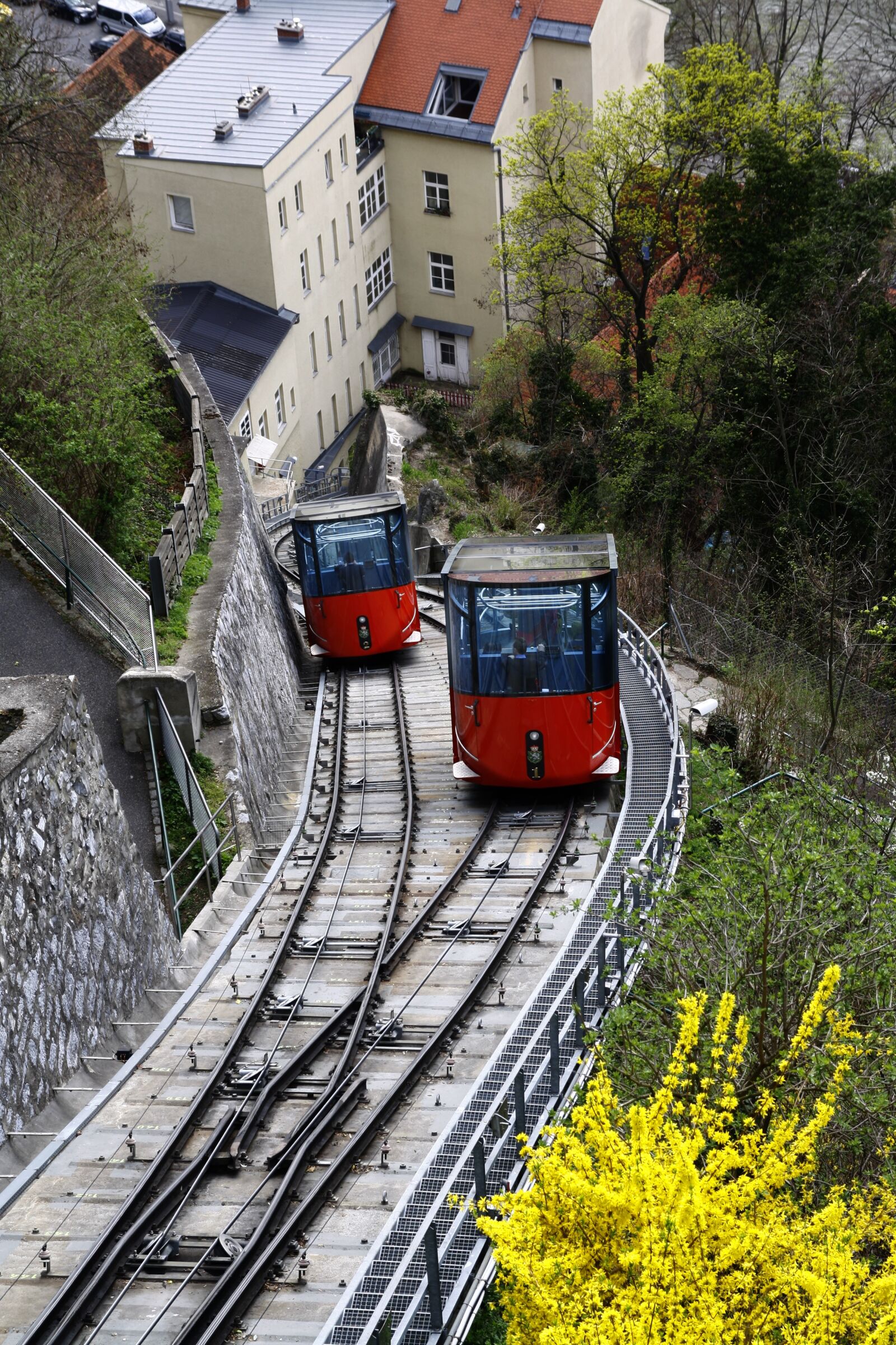 Canon EOS 1000D (EOS Digital Rebel XS / EOS Kiss F) sample photo. Schlossberg, graz, train photography