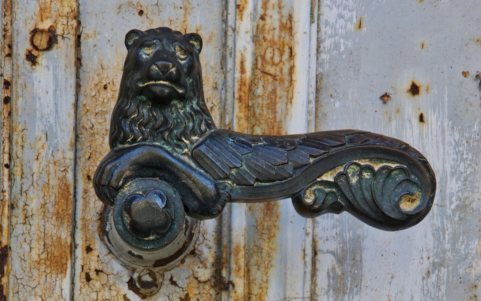 Nikon D5300 sample photo. Old, door, sculpture photography