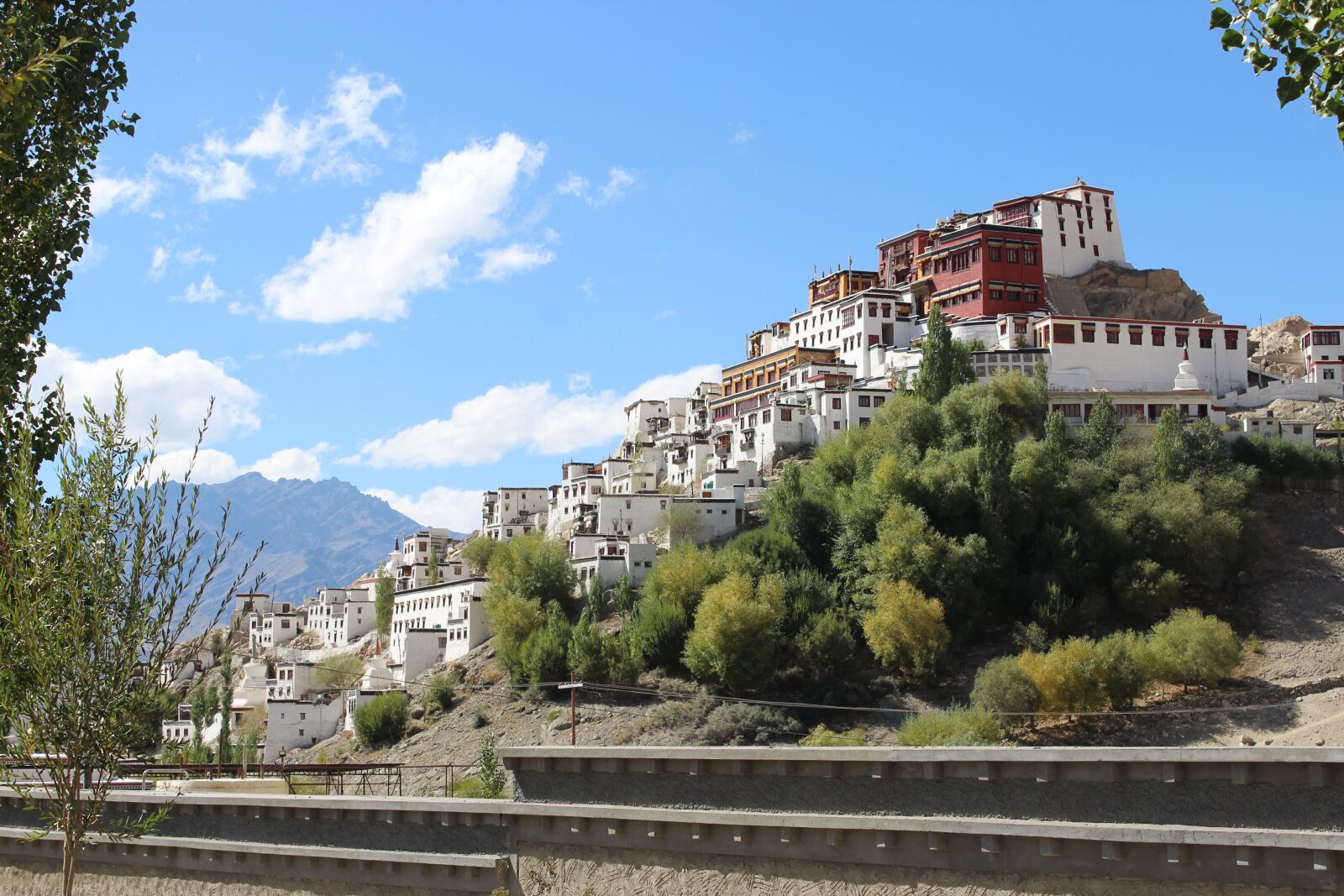 Canon EOS 1200D (EOS Rebel T5 / EOS Kiss X70 / EOS Hi) sample photo. Thiksey, religion, ladakh photography