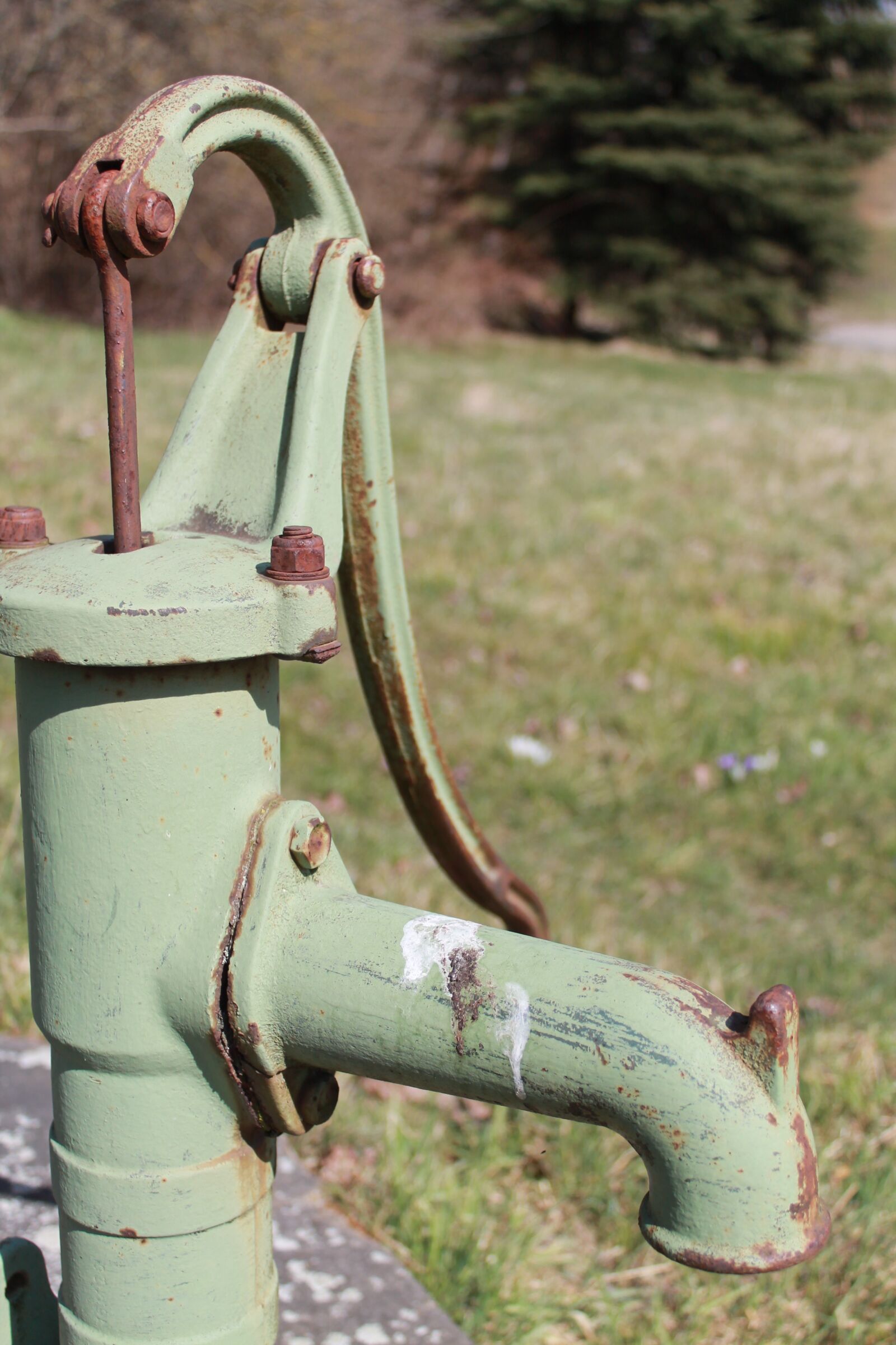 Canon EOS 1100D (EOS Rebel T3 / EOS Kiss X50) sample photo. Water, pump, old photography