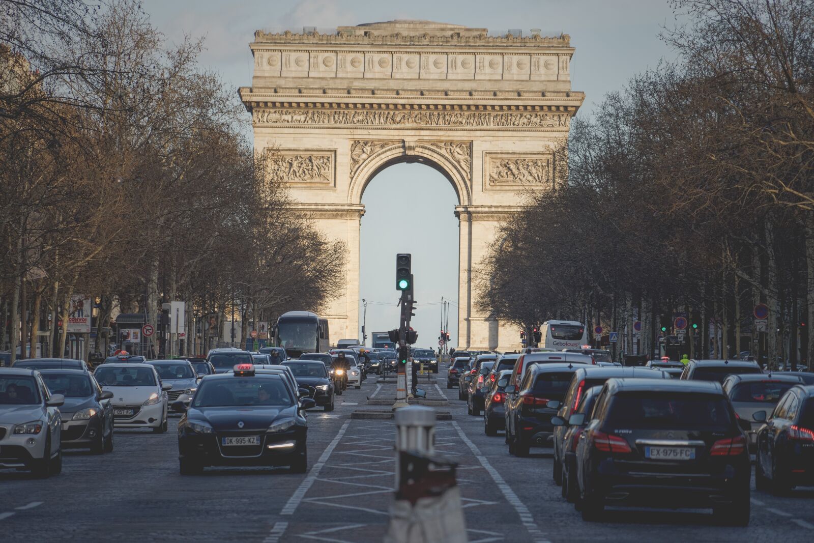 Sony a7 II + Sony FE 24-240mm F3.5-6.3 OSS sample photo. Paris, arc de triomphe photography