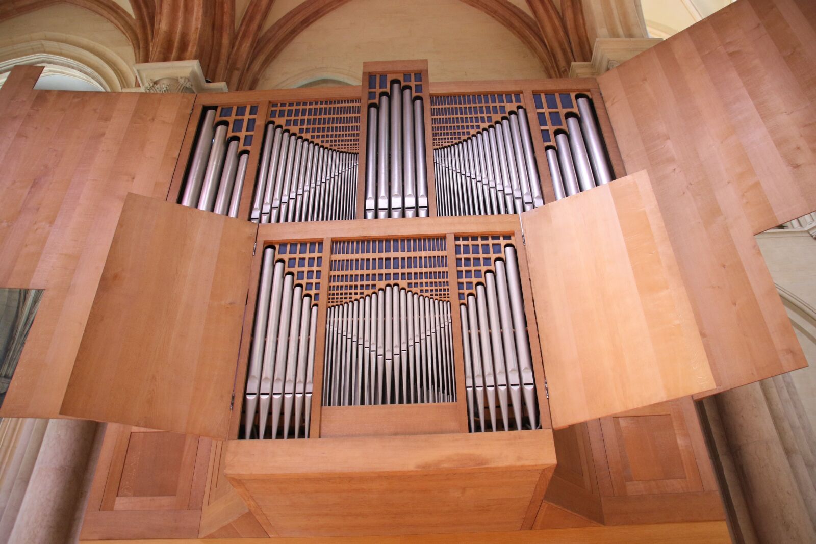 Canon EOS 7D Mark II sample photo. Organ, church, cathedral photography