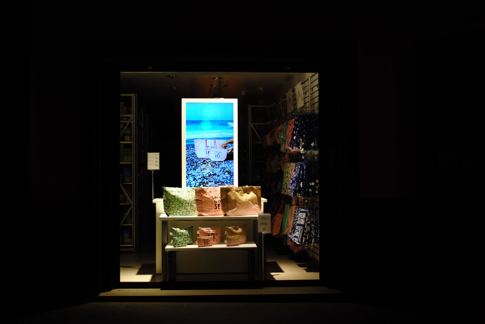 Nikon D3000 sample photo. Clothes, display, display, window photography
