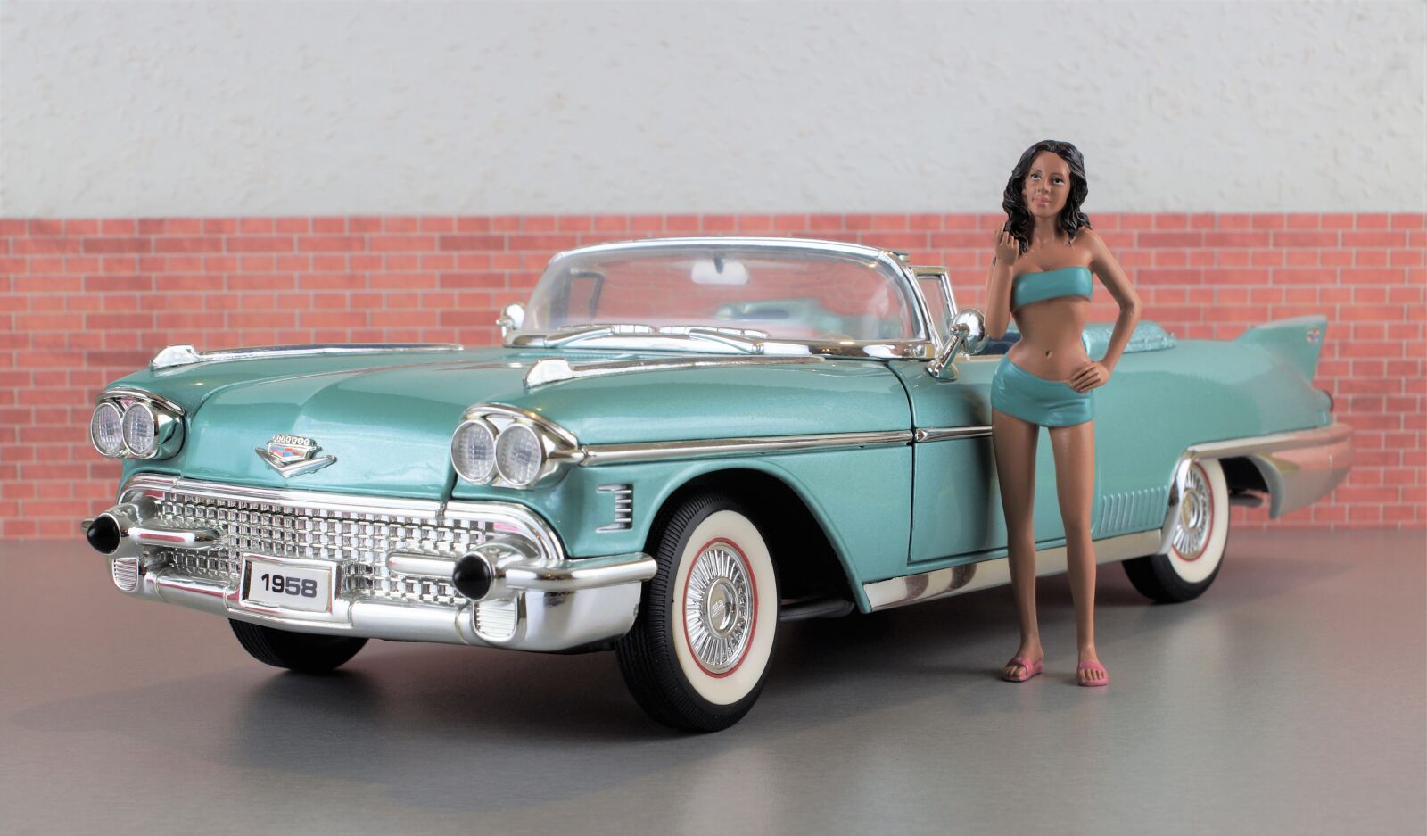 Sony DT 18-70mm F3.5-5.6 sample photo. Model car, cadillac, cadillac photography