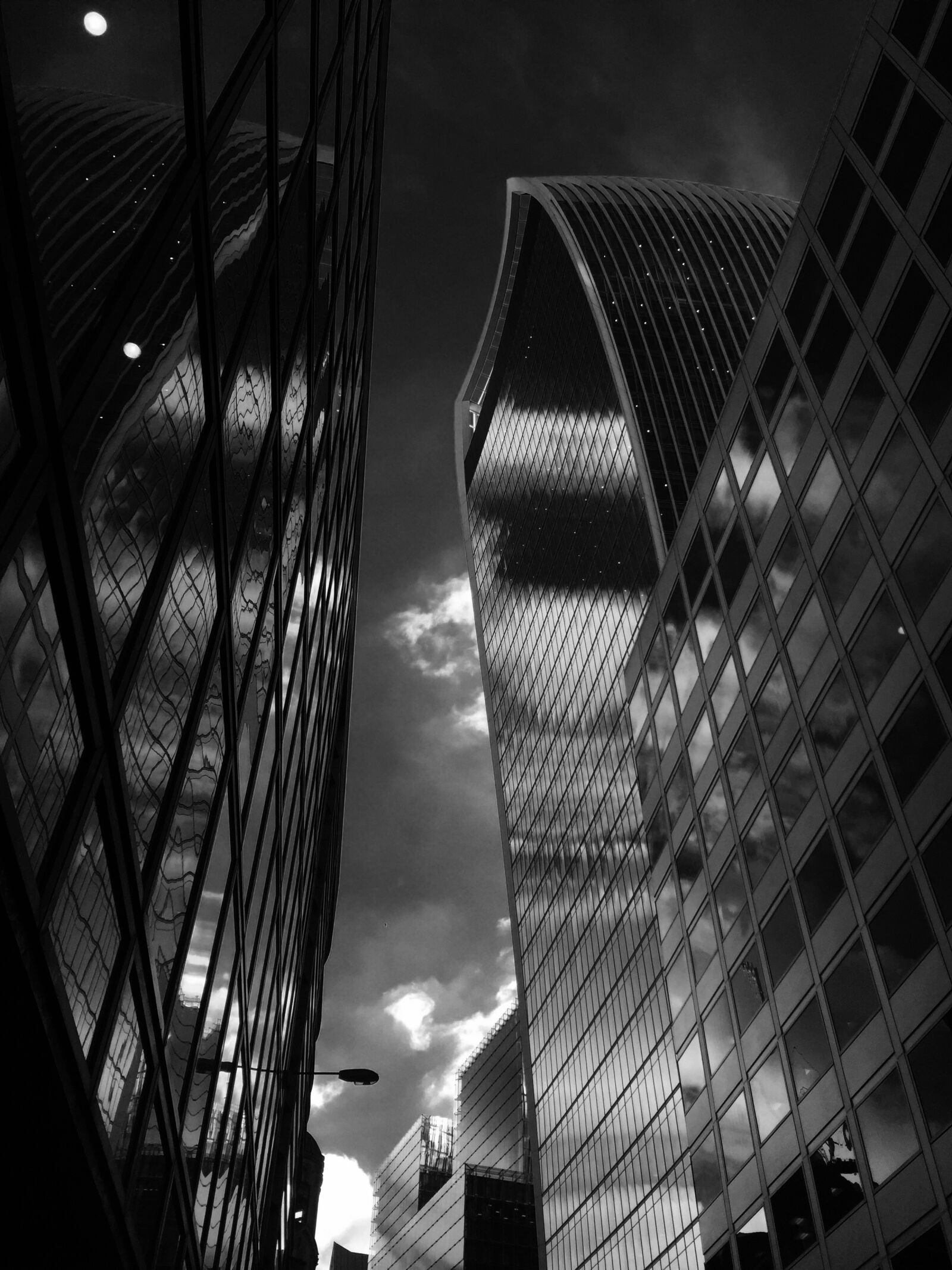 iPhone 6 Plus back camera 4.15mm f/2.2 sample photo. London, skyscraper, uk photography
