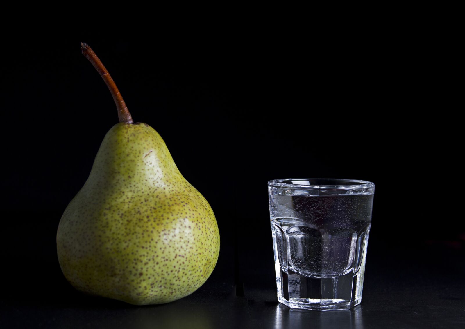 Canon EOS 7D sample photo. Pear, brandy, alk photography