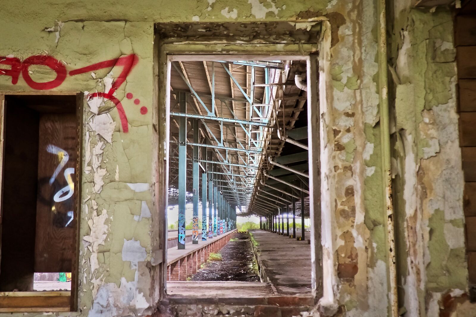 Olympus OM-D E-M10 sample photo. Lost places, old, decay photography