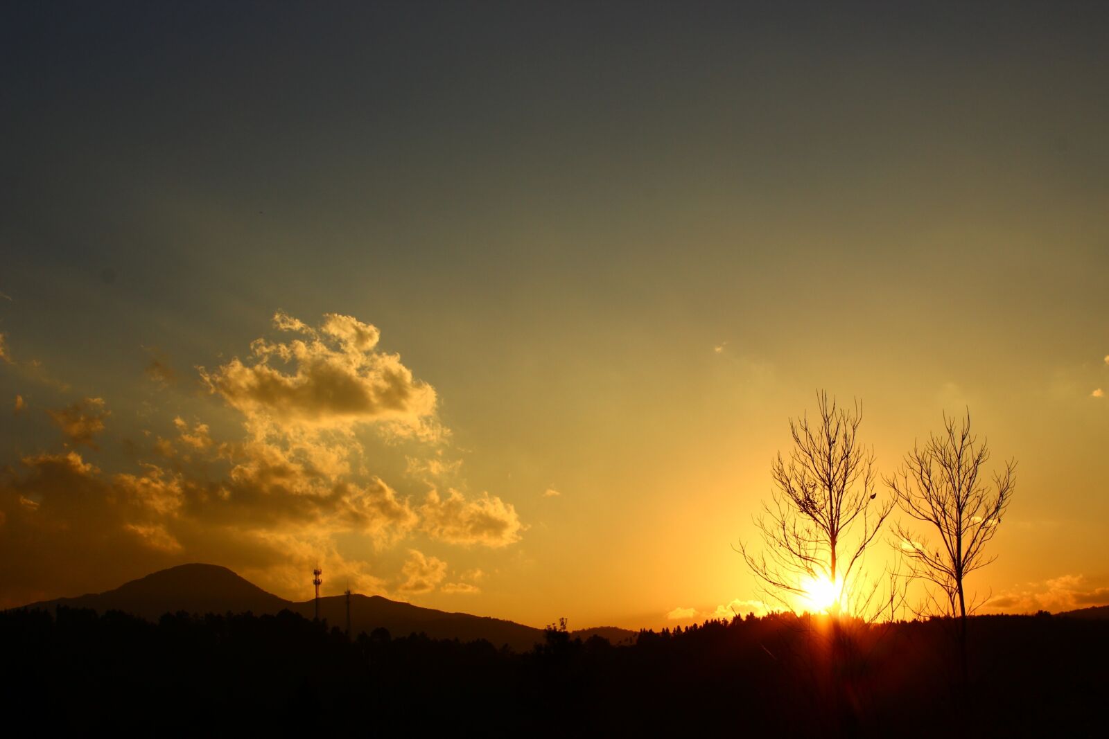 Canon EOS 600D (Rebel EOS T3i / EOS Kiss X5) sample photo. The scenery, sunset, cloud photography