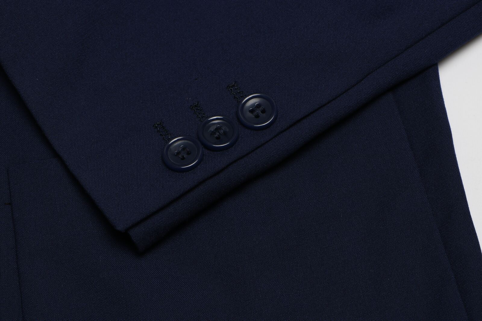 Canon EOS 760D (EOS Rebel T6s / EOS 8000D) sample photo. Suit, clothing, suits photography