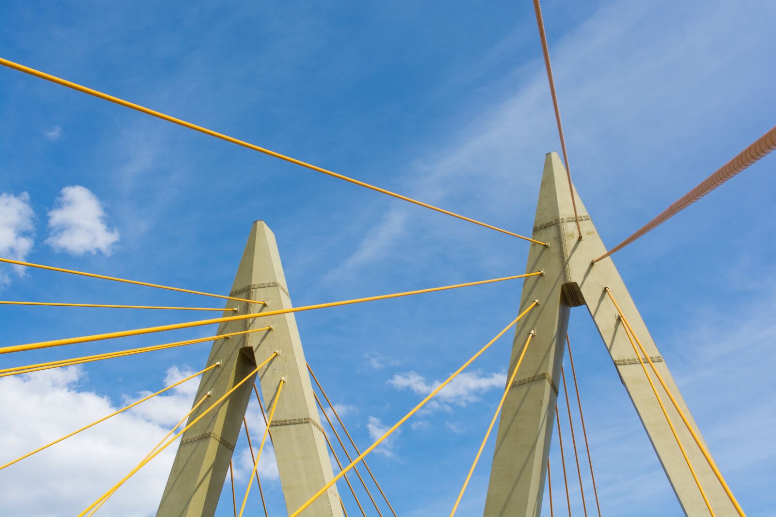 Nikon D7100 sample photo. Bridge, pylons, millenium photography