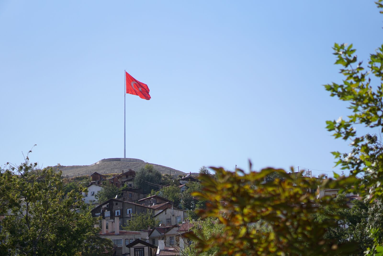 E 50mm F1.8 OSS sample photo. Turkish flag, beypazari, castle photography