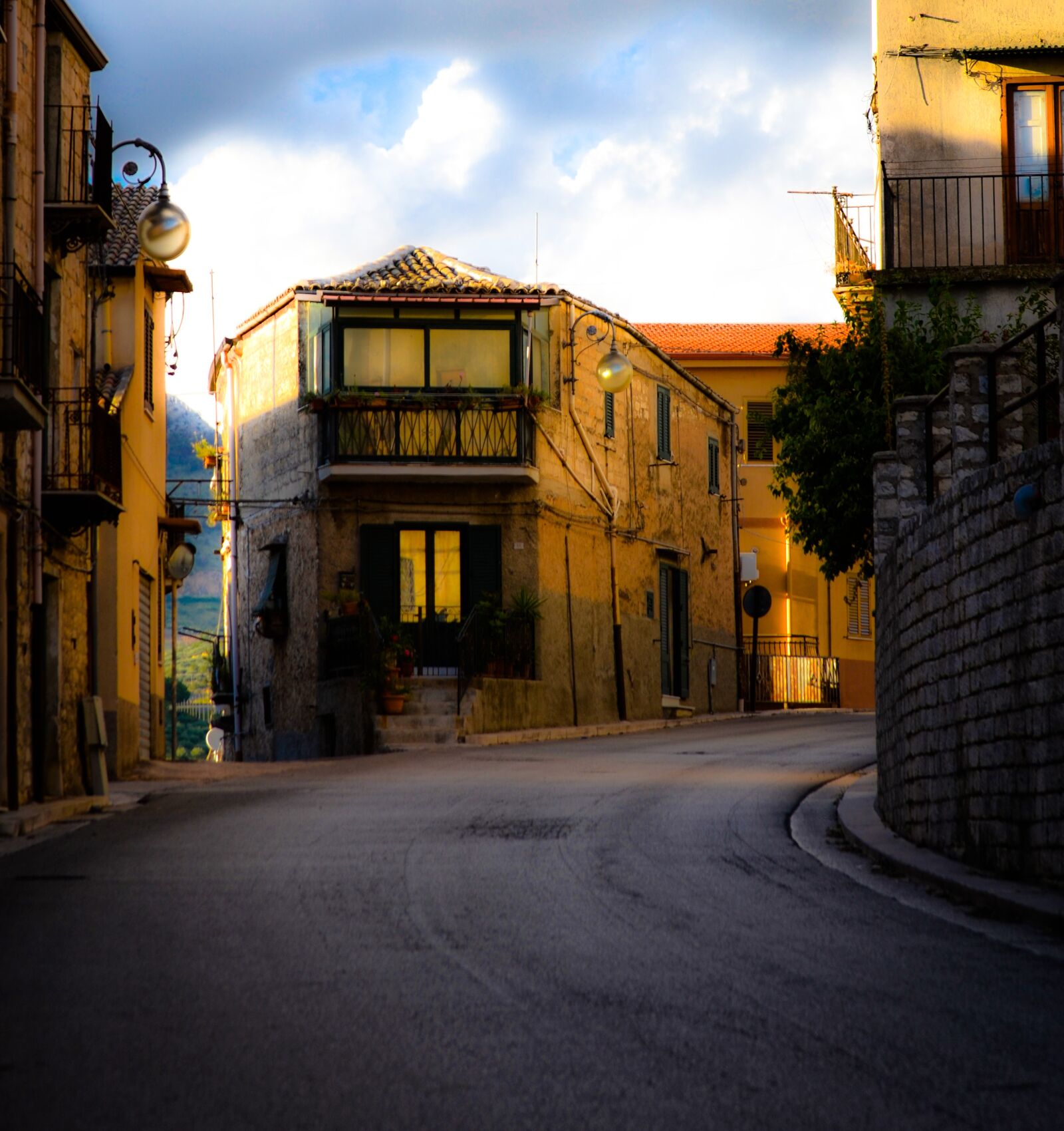 Nikon D3100 sample photo. Chiusa sclafani, palermo, strada photography