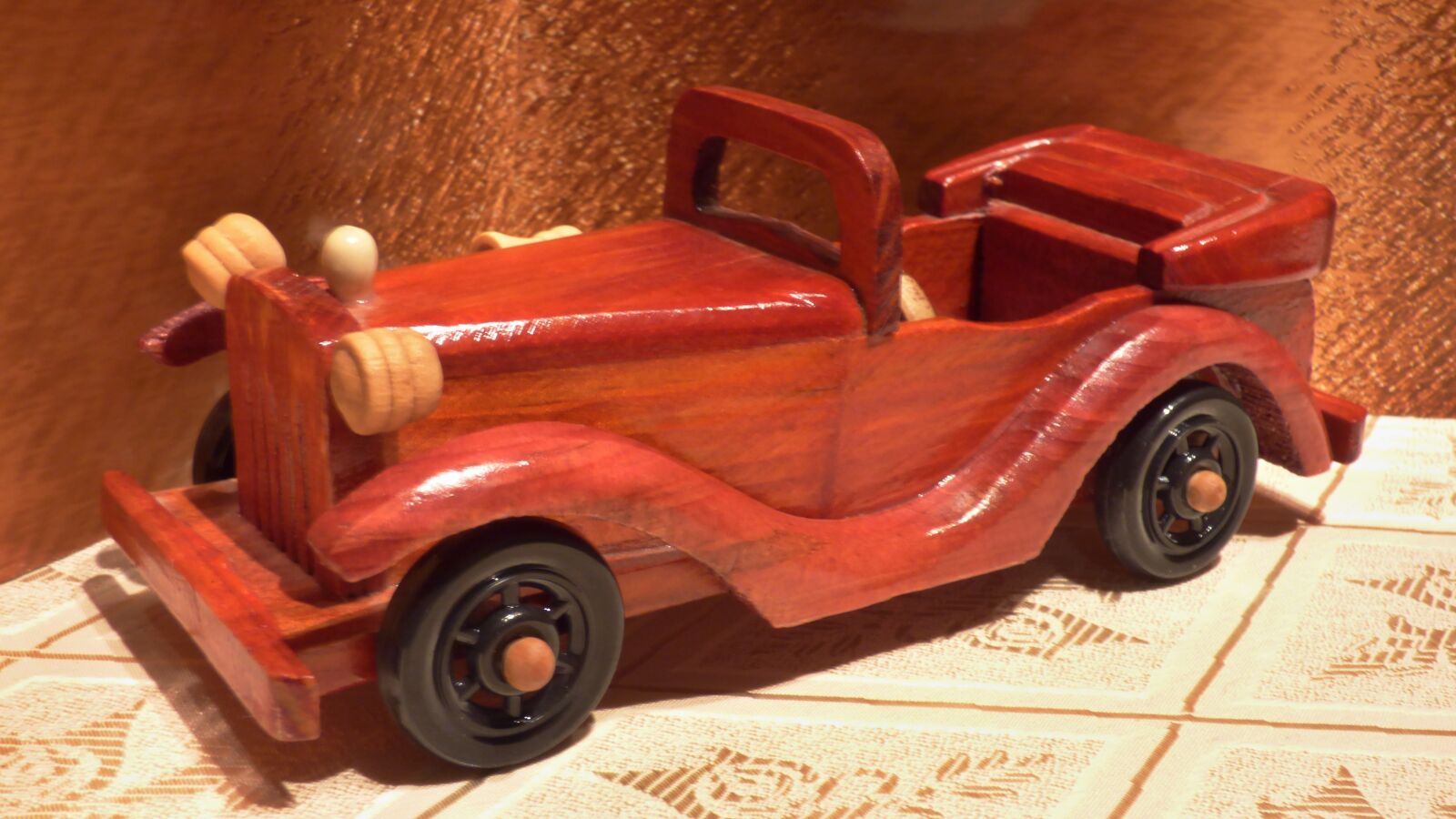 Panasonic DMC-FZ72 sample photo. Car, wooden, model photography