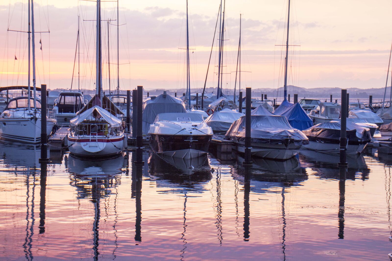 Canon EOS 60D sample photo. Sunset, boats, pink bodensee photography