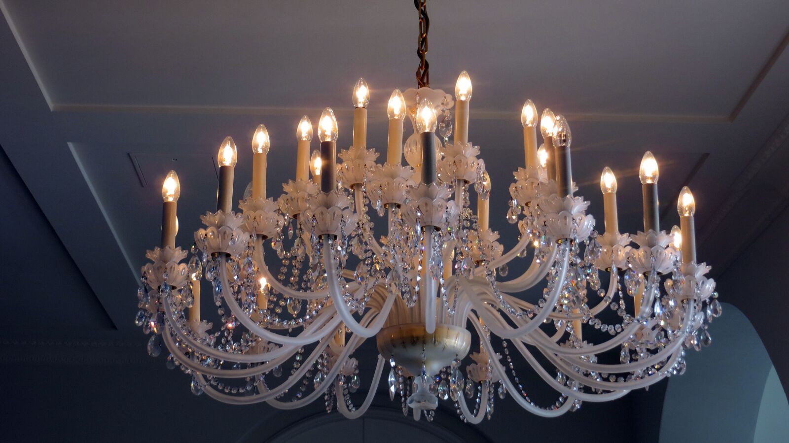 Canon PowerShot SX240 HS sample photo. Chandelier, gloss, light photography