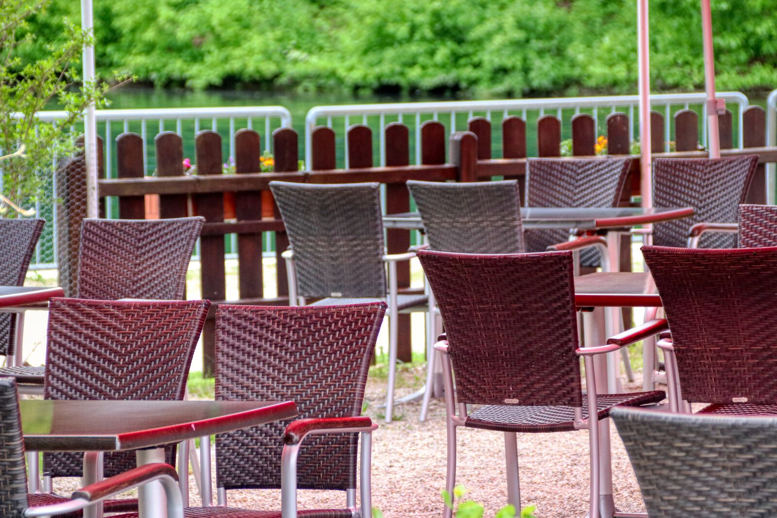 Canon EOS 80D sample photo. Chairs, empty, gastronomy photography