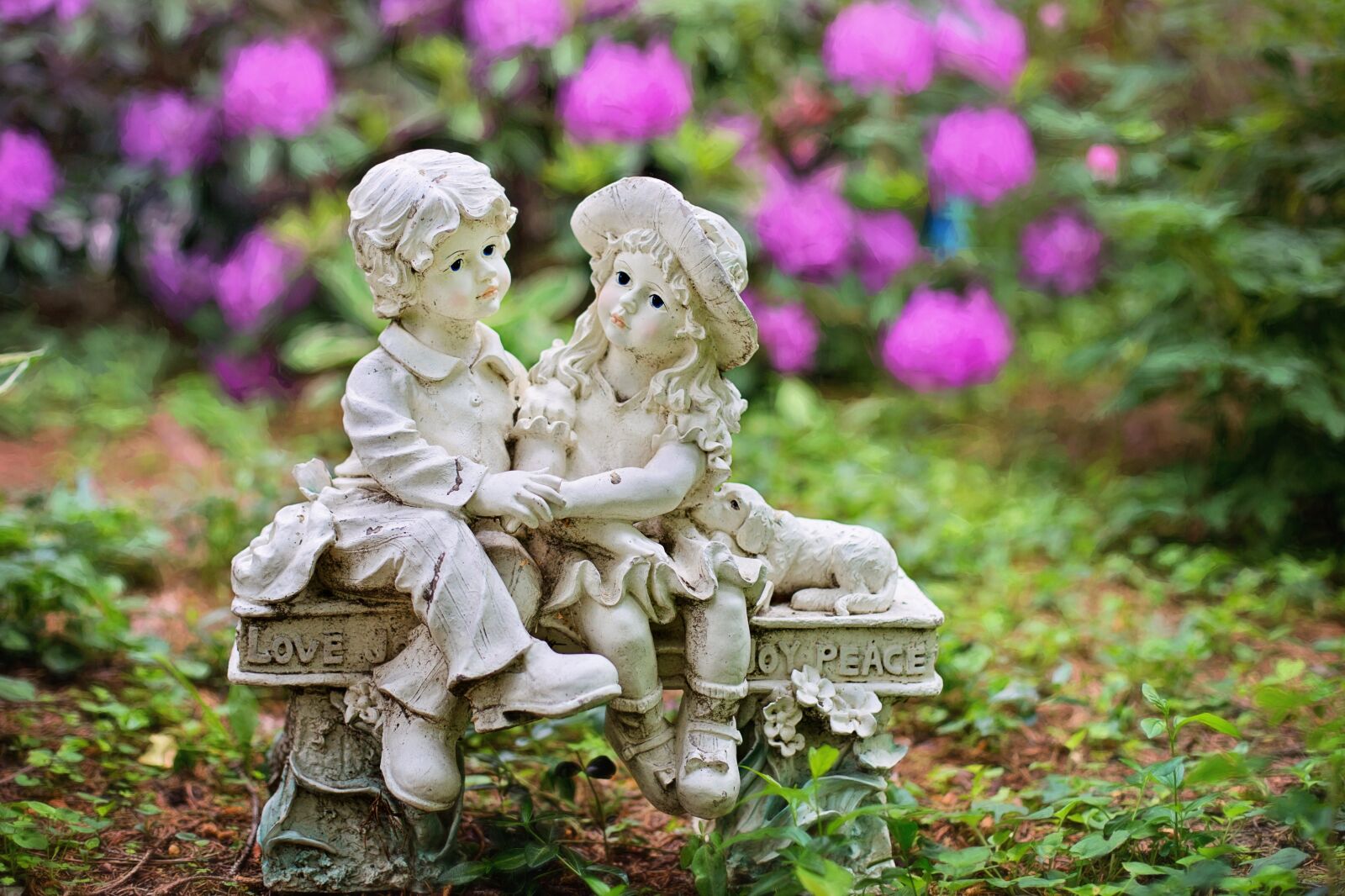 Canon EF 50mm F1.4 USM sample photo. Garden, gardening, statue photography