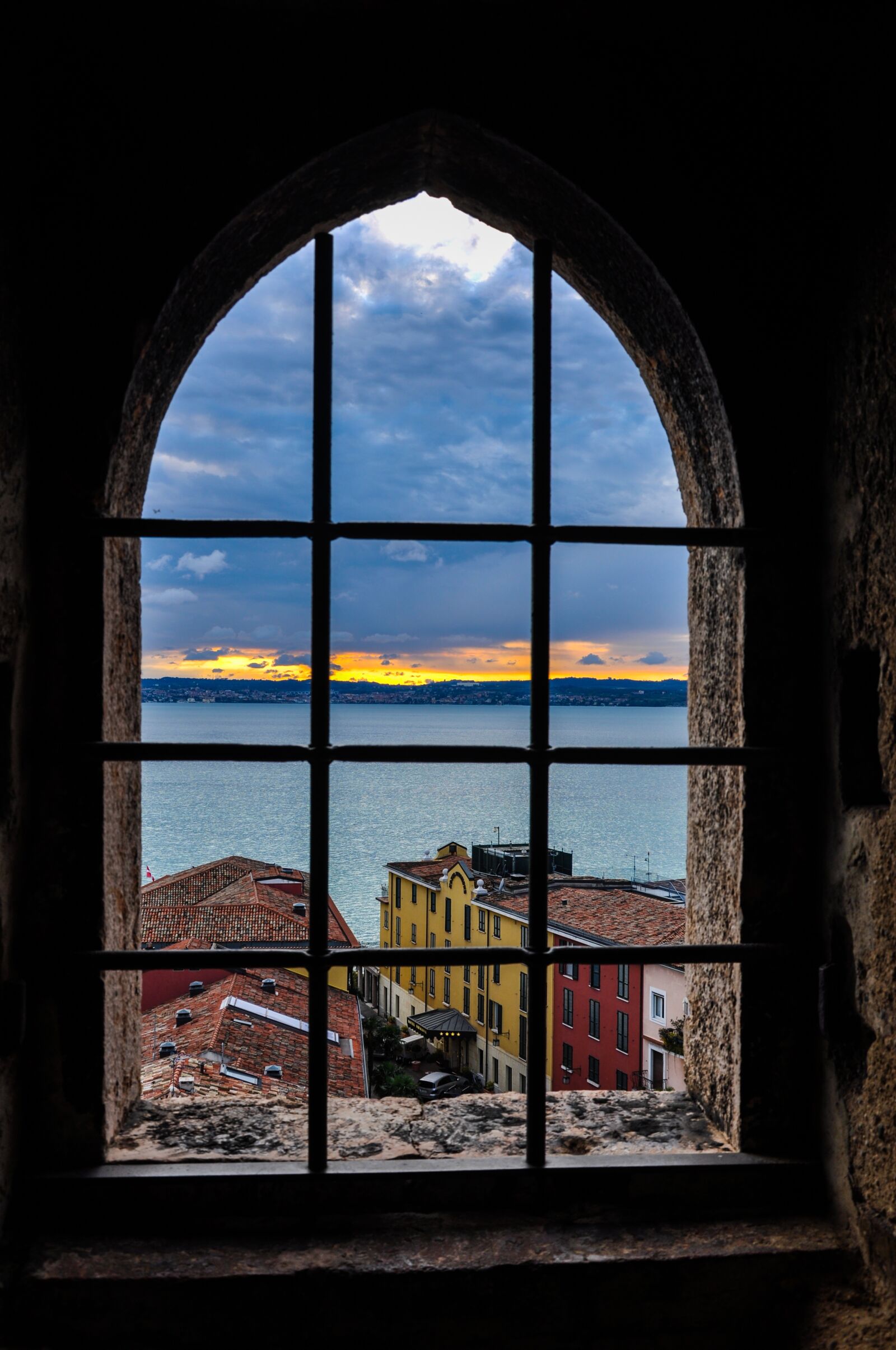 Nikon D90 sample photo. View, reflected, window photography
