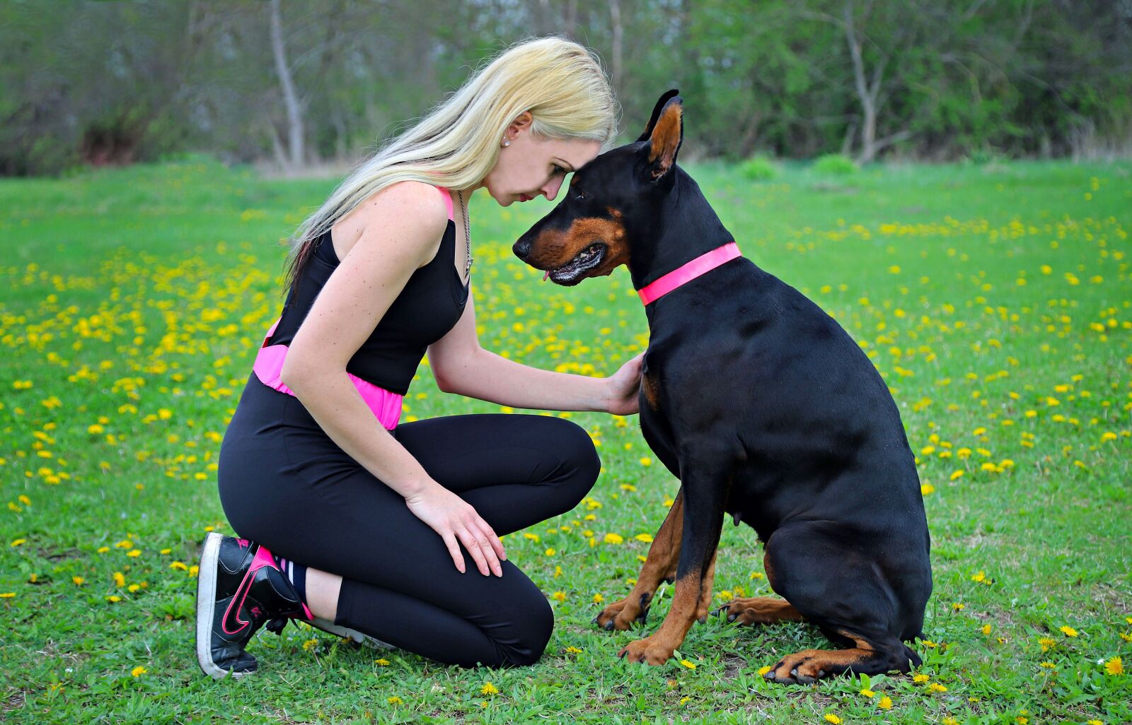 Canon EOS 6D Mark II sample photo. Doberman, dog, friendship photography