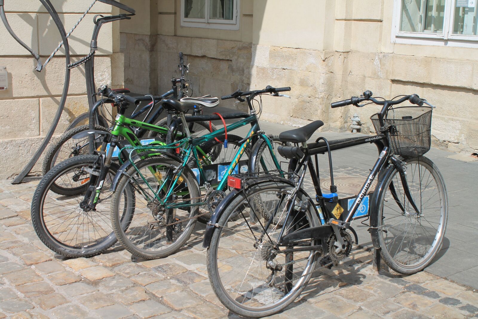 Canon EOS 1100D (EOS Rebel T3 / EOS Kiss X50) sample photo. Bicycles, ukraine, lviv photography