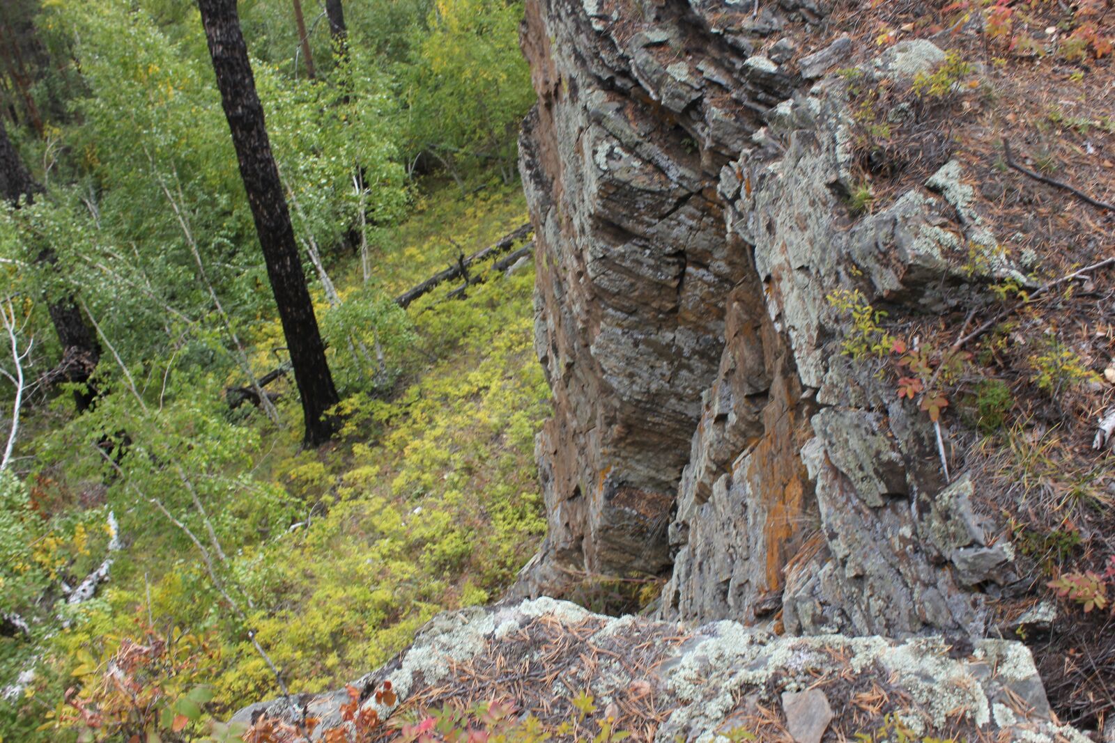 Canon EOS 550D (EOS Rebel T2i / EOS Kiss X4) sample photo. Breakage, rock, rocks photography