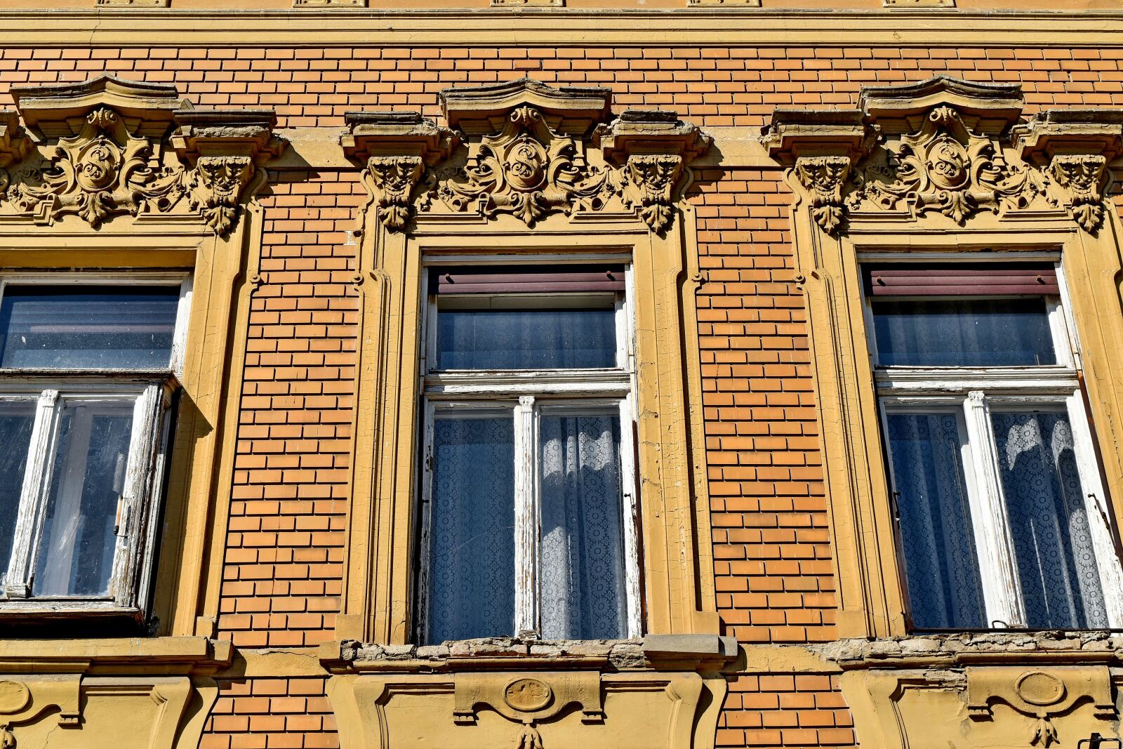 Nikon D5500 sample photo. Baroque, facade, windows, house photography