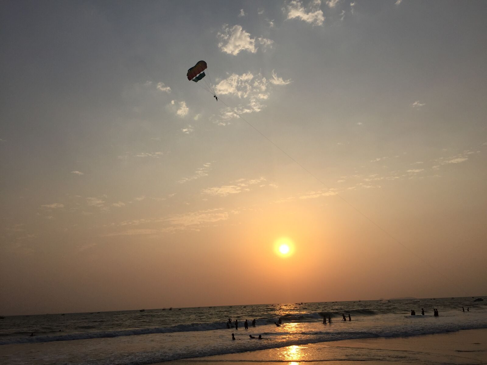 iPhone 6 back camera 4.15mm f/2.2 sample photo. Beach, evening, sky, evening photography