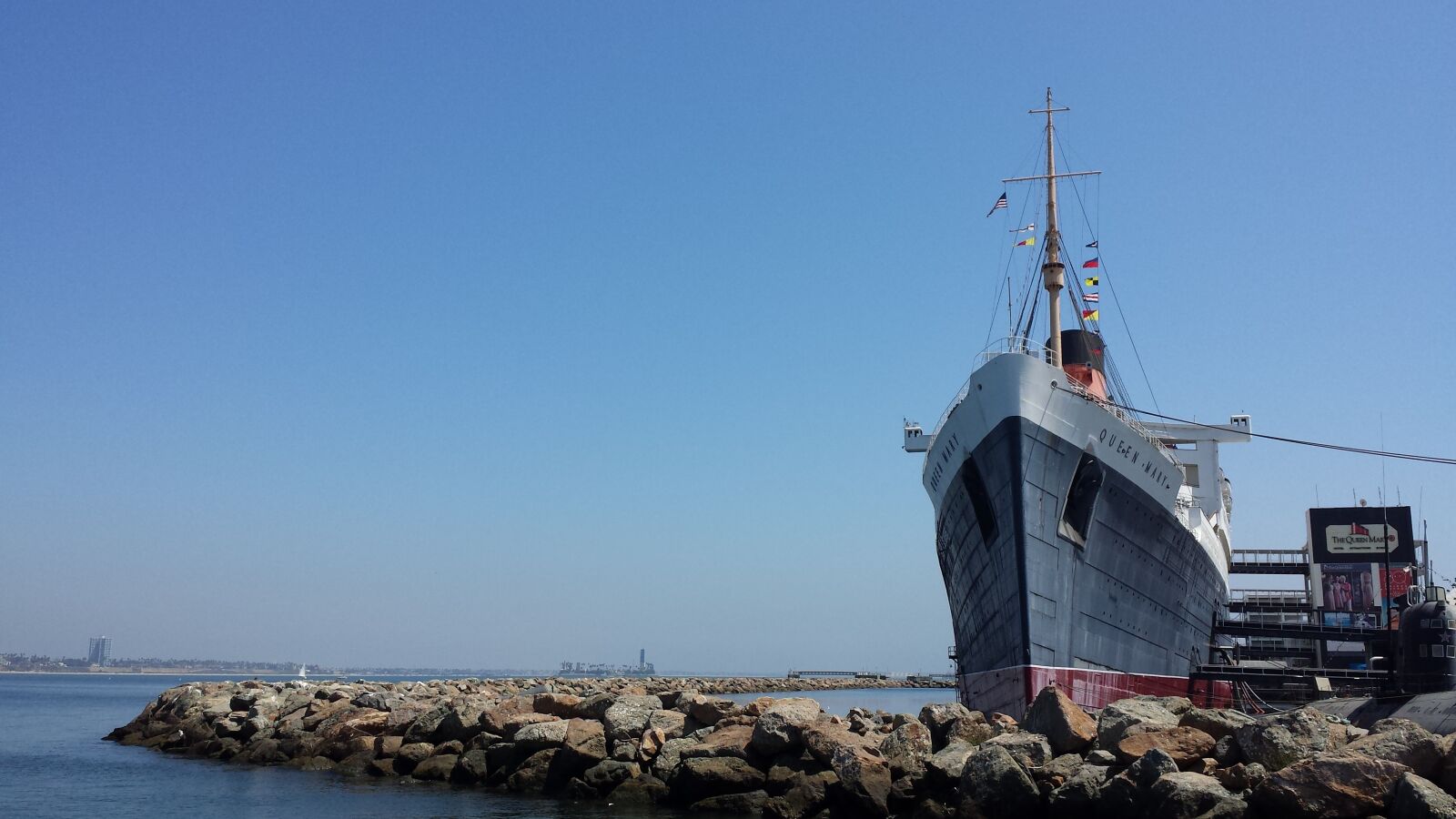 Samsung Galaxy S4 sample photo. Queen mary ship, long photography