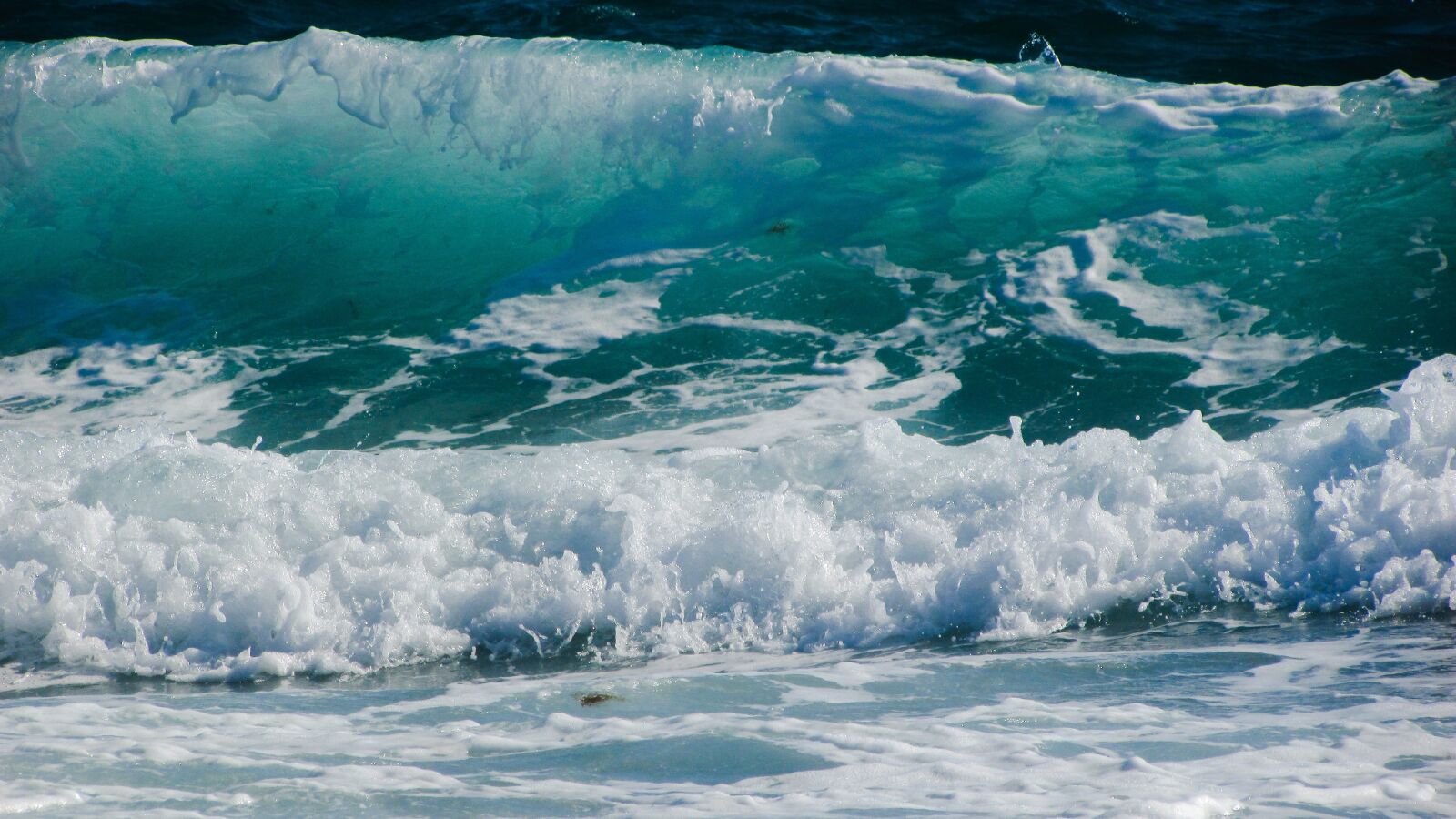 Canon PowerShot SX400 IS sample photo. Wave, smashing, sea photography
