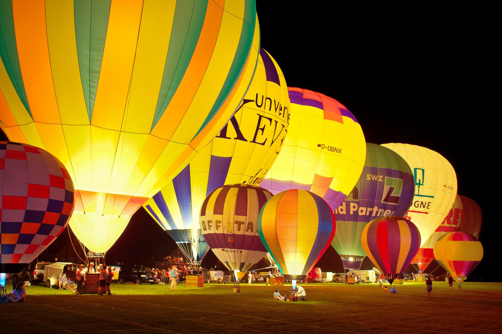 Canon EOS 50D sample photo. Hot air balloon, night photography