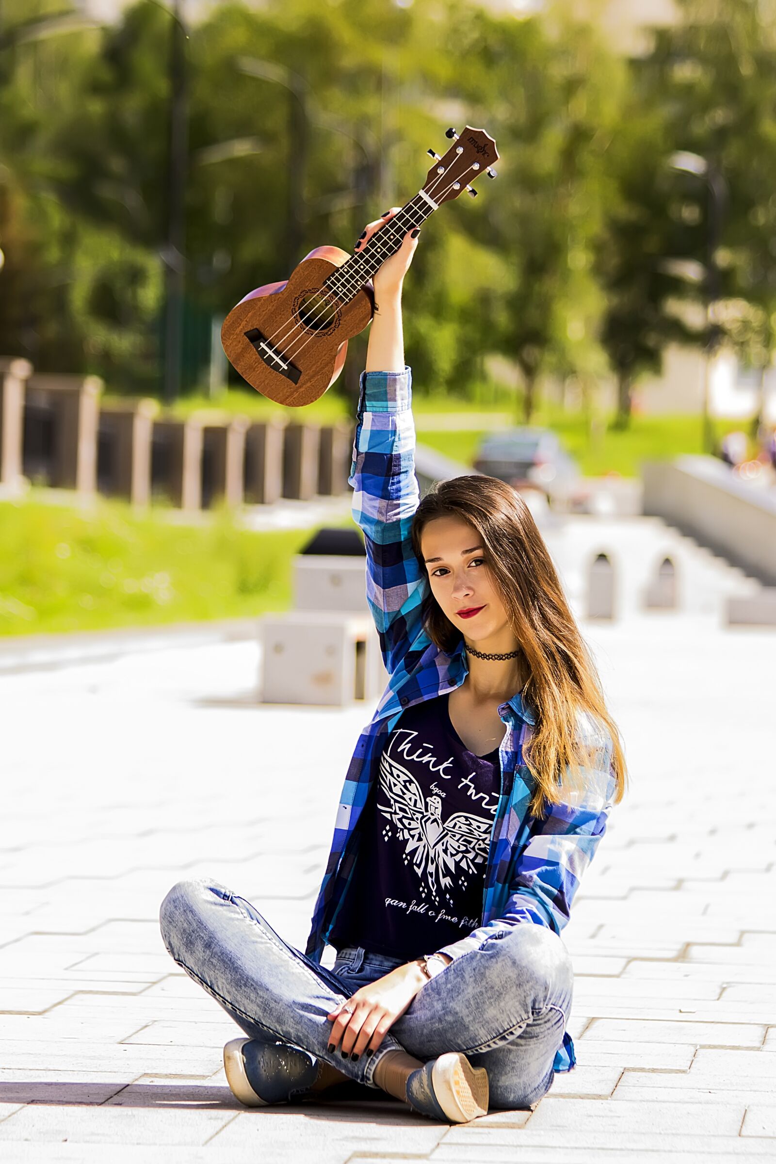 Canon EF 70-300mm F4-5.6 IS USM sample photo. Girl, ukulele, portrait of photography