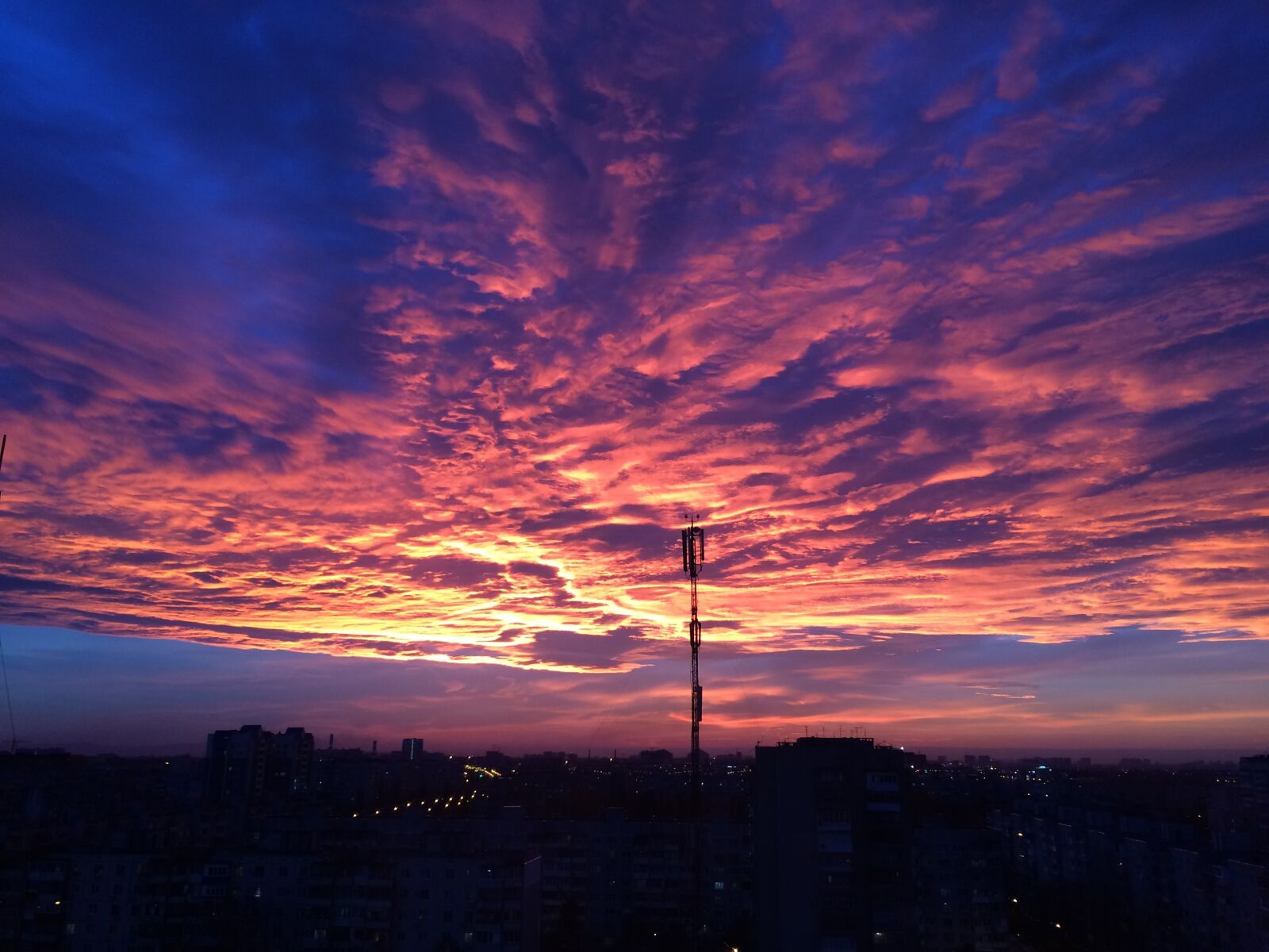 iPhone 5s back camera 4.15mm f/2.2 sample photo. Sunset, city, view photography
