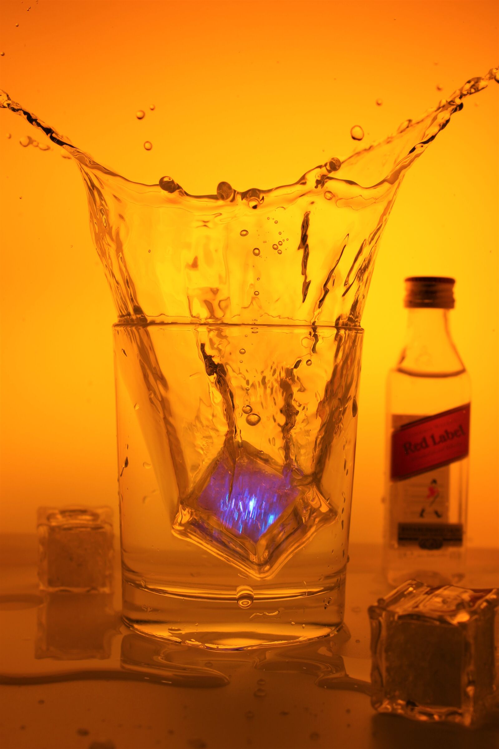 Canon EF-S 18-55mm F3.5-5.6 IS sample photo. Water, inject, drip photography
