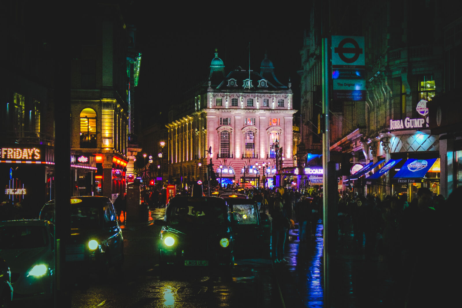 Canon EOS 700D (EOS Rebel T5i / EOS Kiss X7i) sample photo. Lights, london, night, nightlife photography