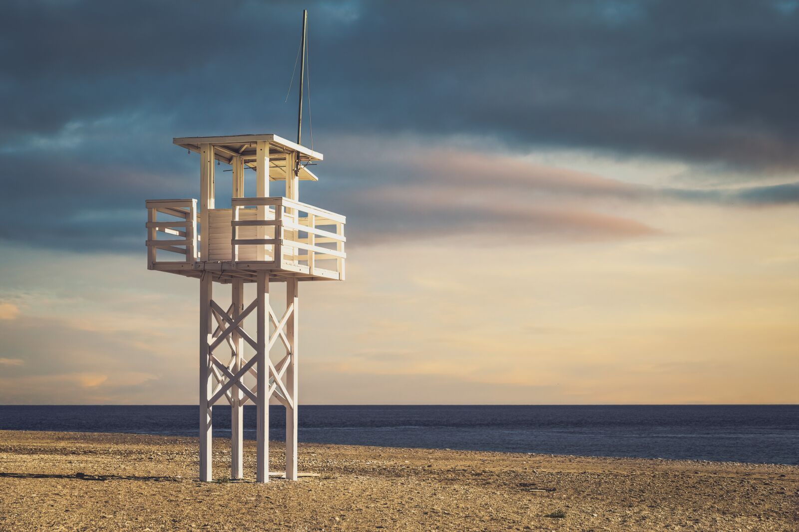 Canon EF 24-70mm F4L IS USM sample photo. Lifeguard, tower, sunset photography