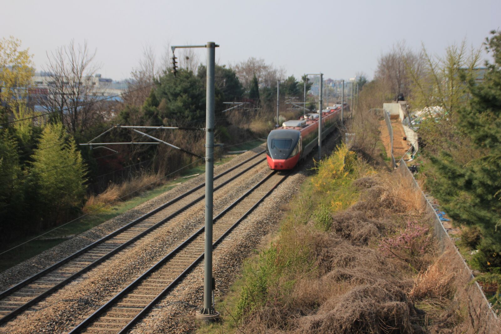 Canon EOS 600D (Rebel EOS T3i / EOS Kiss X5) sample photo. Korea, railway, transportation photography