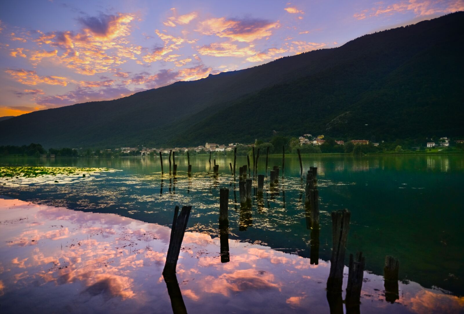 Nikon D610 sample photo. Sunset, lake, clouds photography