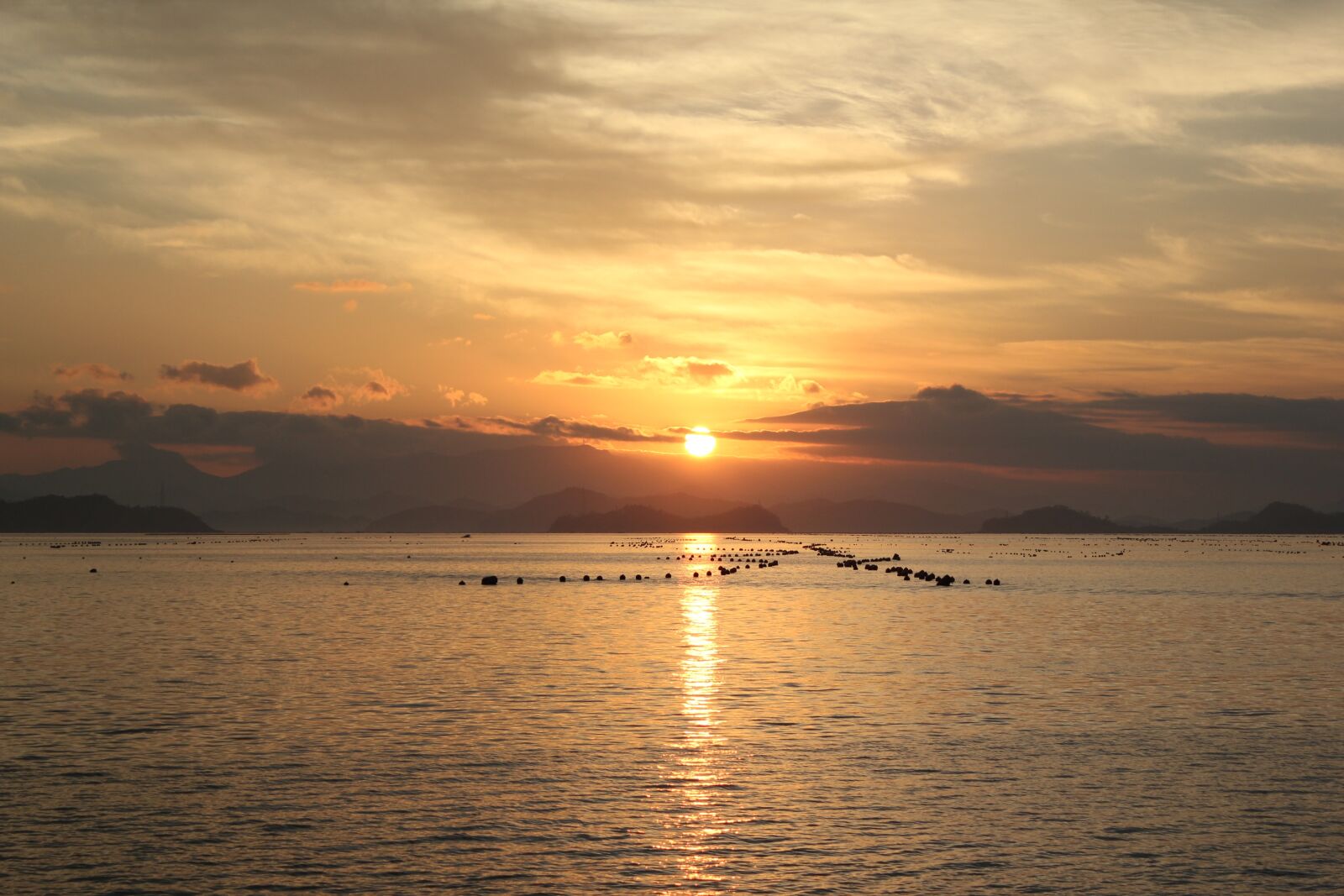 Canon EOS 550D (EOS Rebel T2i / EOS Kiss X4) sample photo. Sunrise, solar, sunshine photography