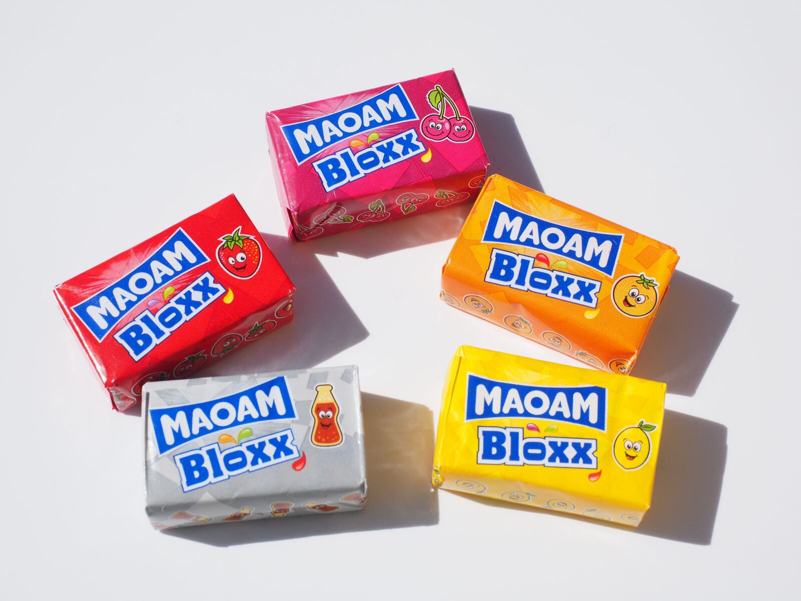 Olympus OM-D E-M1 + Olympus M.Zuiko Digital ED 12-40mm F2.8 Pro sample photo. Maoam, chewy candy, sweetness photography