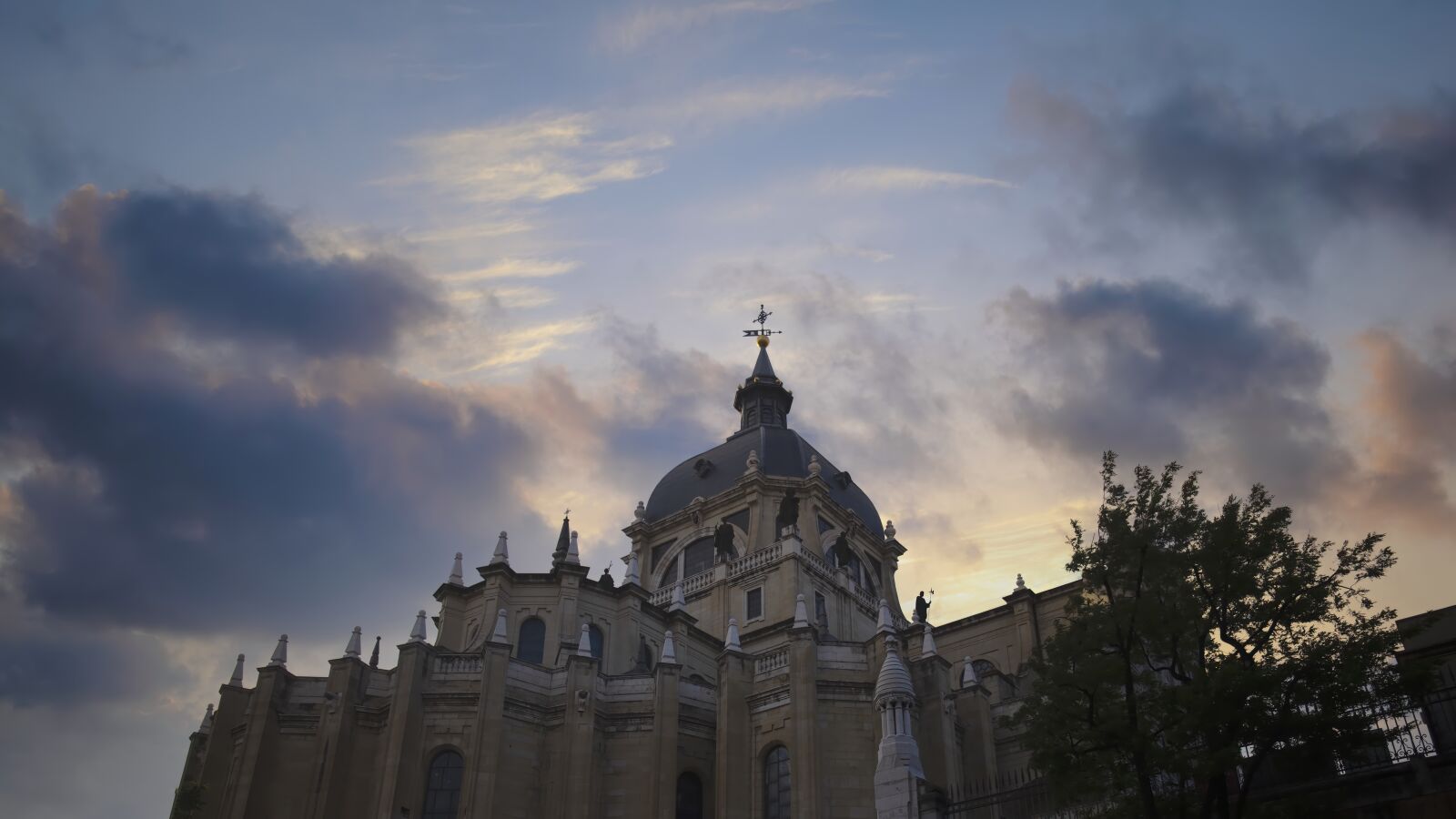 Canon EOS 6D sample photo. Madrid, spain, cathedral photography