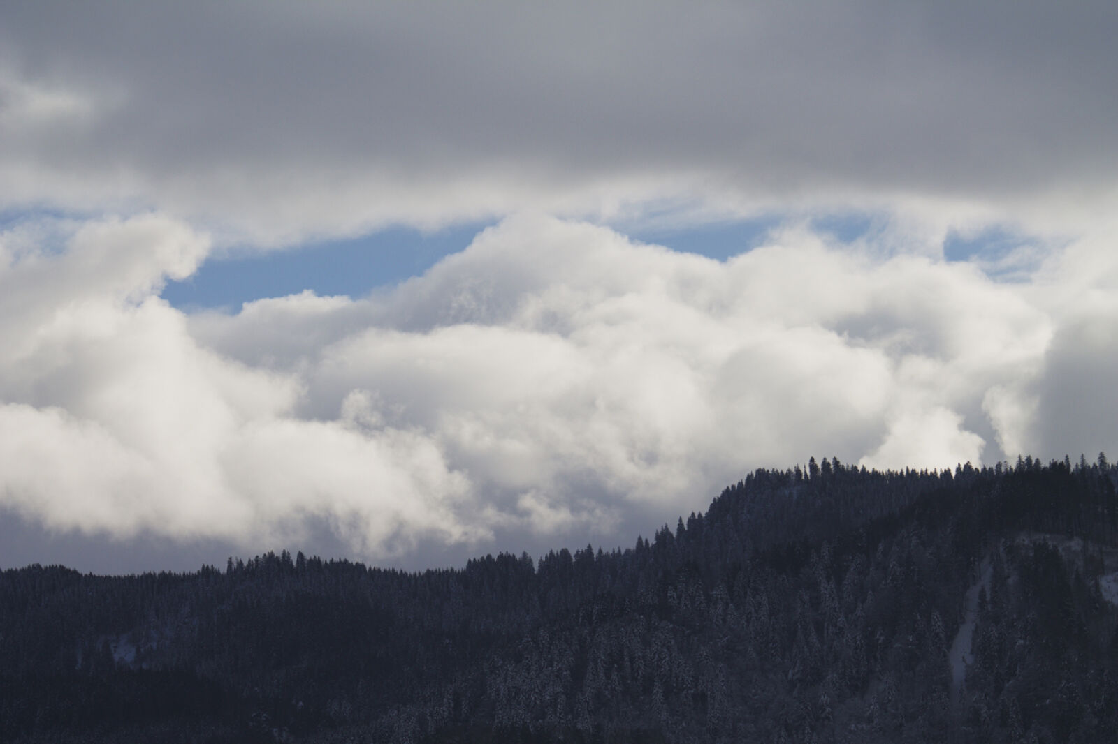 Canon EOS 1100D (EOS Rebel T3 / EOS Kiss X50) sample photo. Clouds, fog, landscape, mountain photography