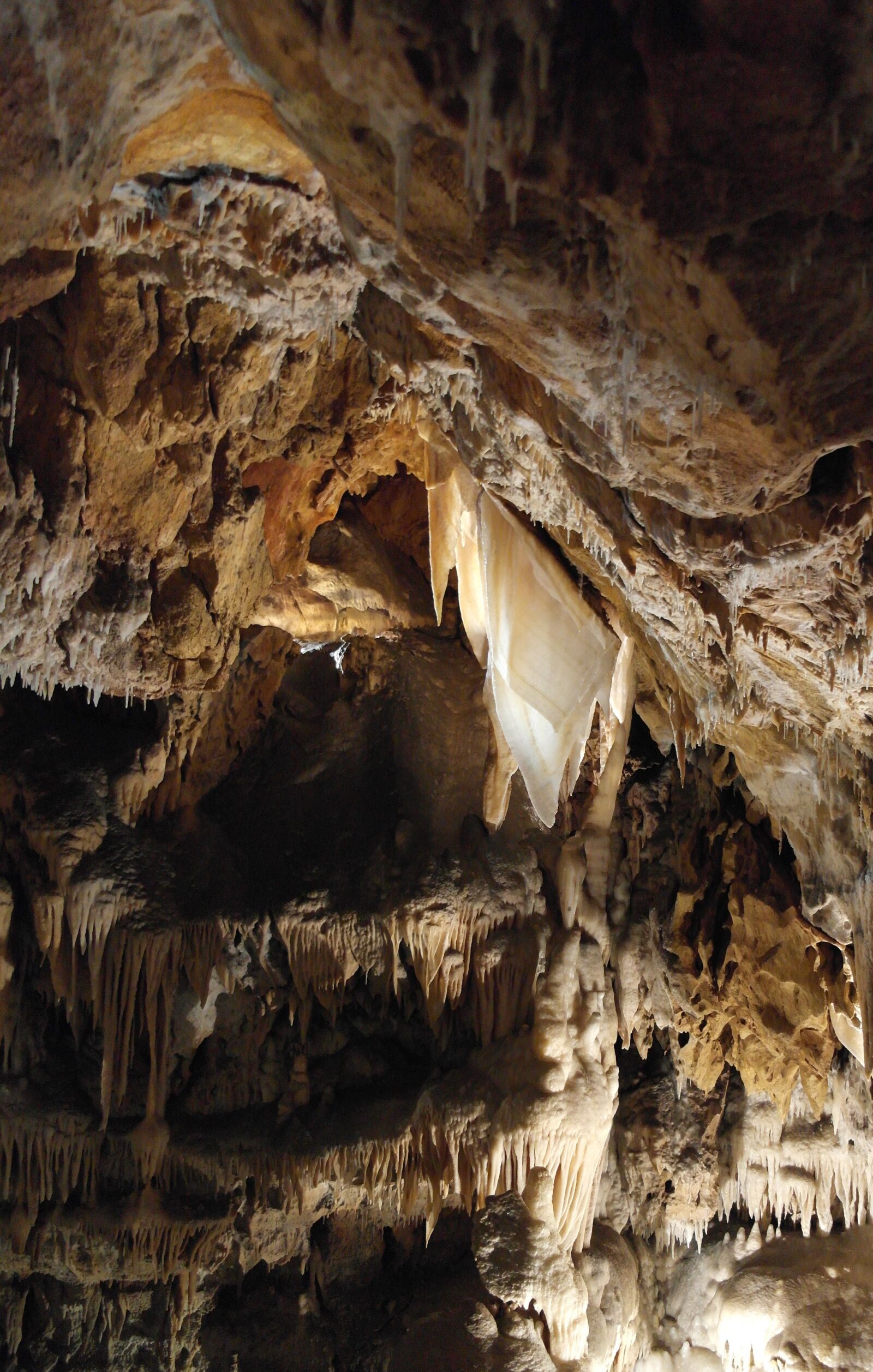 Samsung NX1000 sample photo. Cave, stalactite, potholing photography